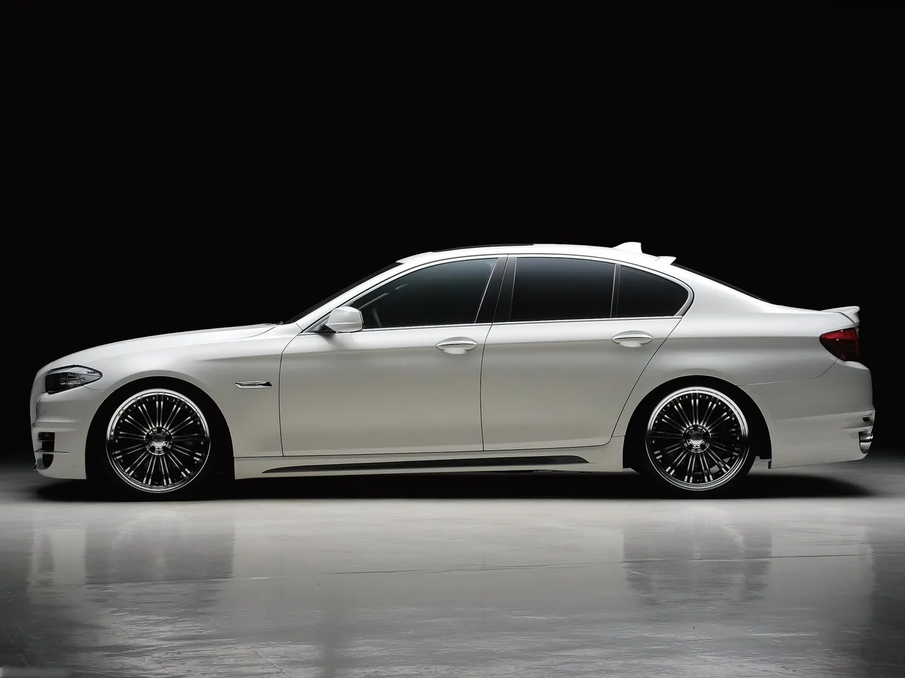 Wald BMW 5-Series F10 (2011) – boční profil