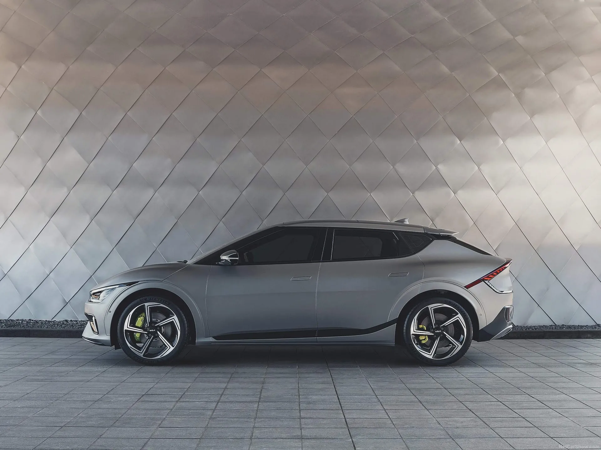 Kia EV6 GT (2022) – boční profil