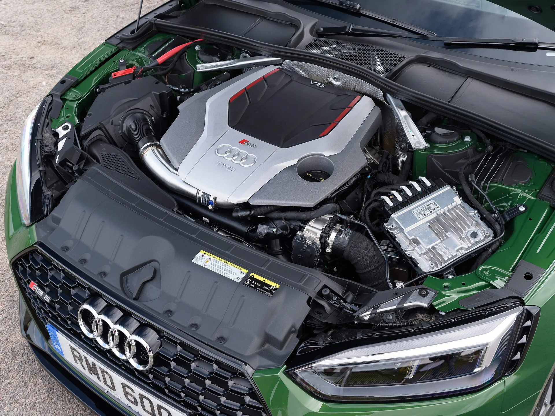 Audi RS5 Coupe (2018) – motorový prostor