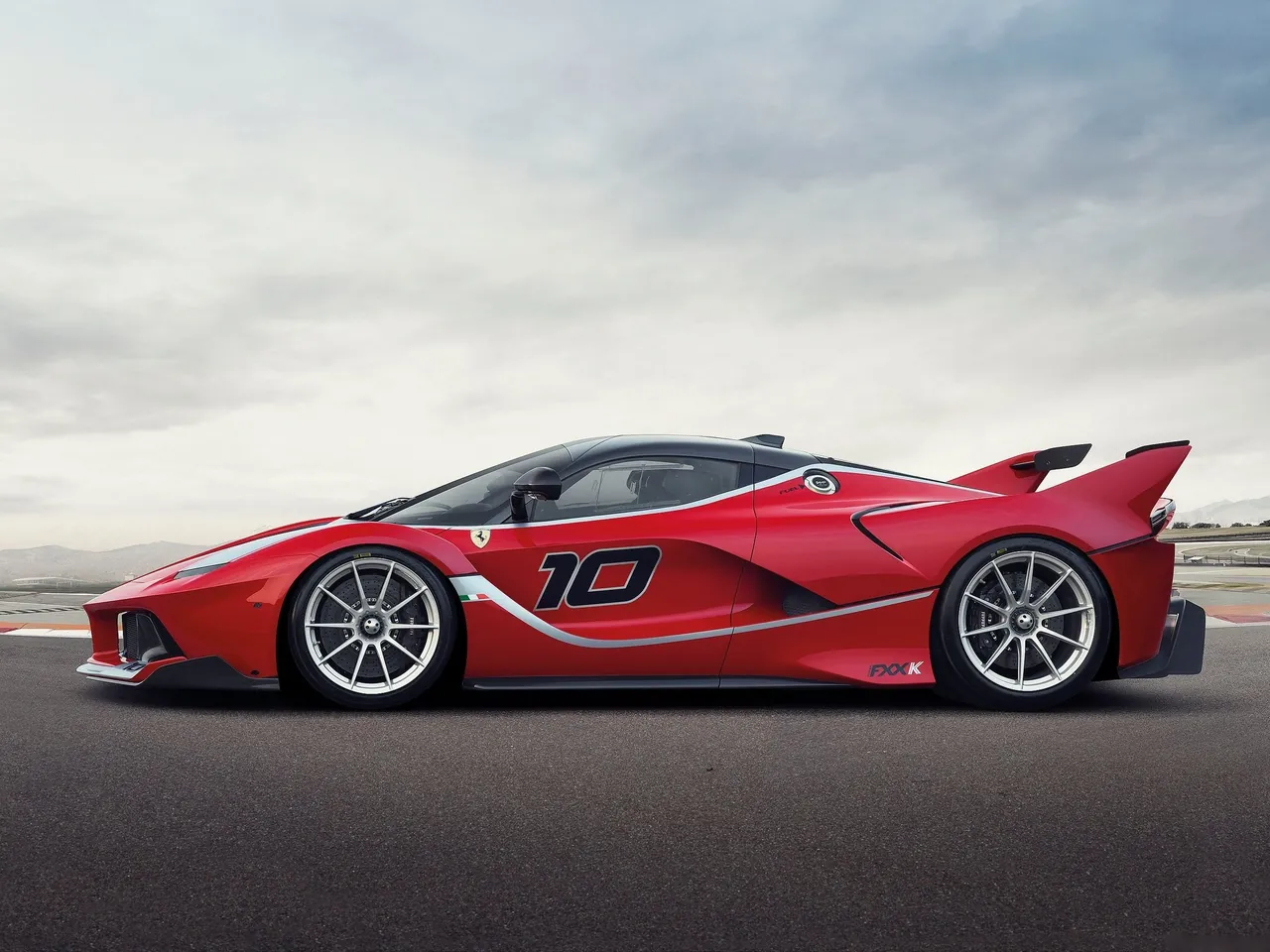 Ferrari FXX K (2015) – boční profil