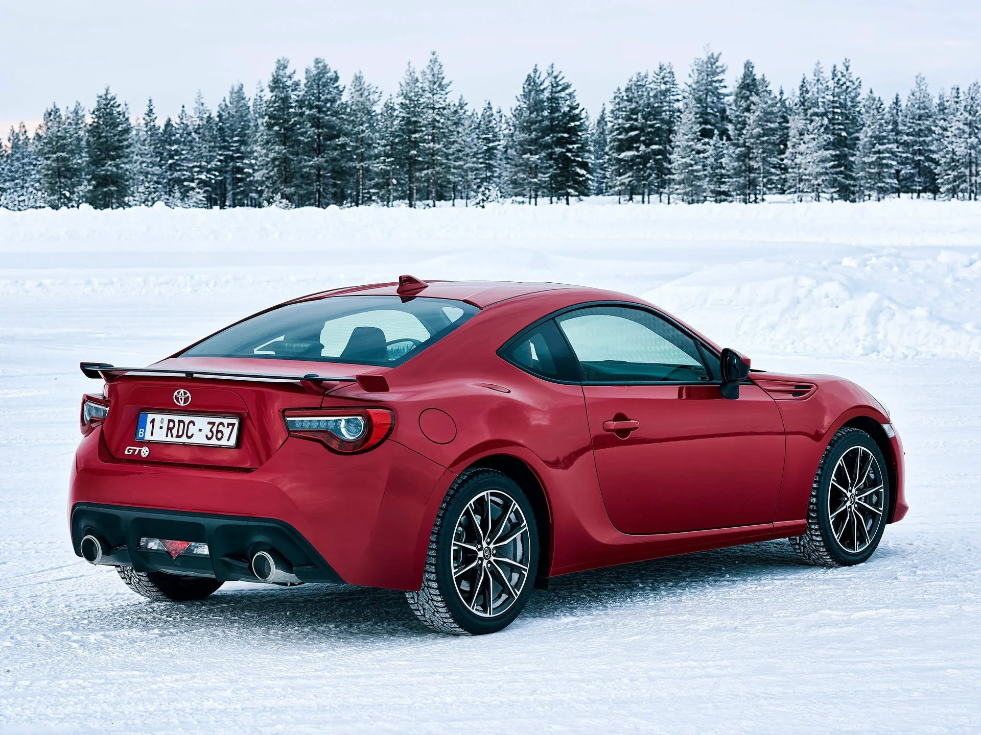 Toyota GT86 (2017) - Rear Three-Quarter