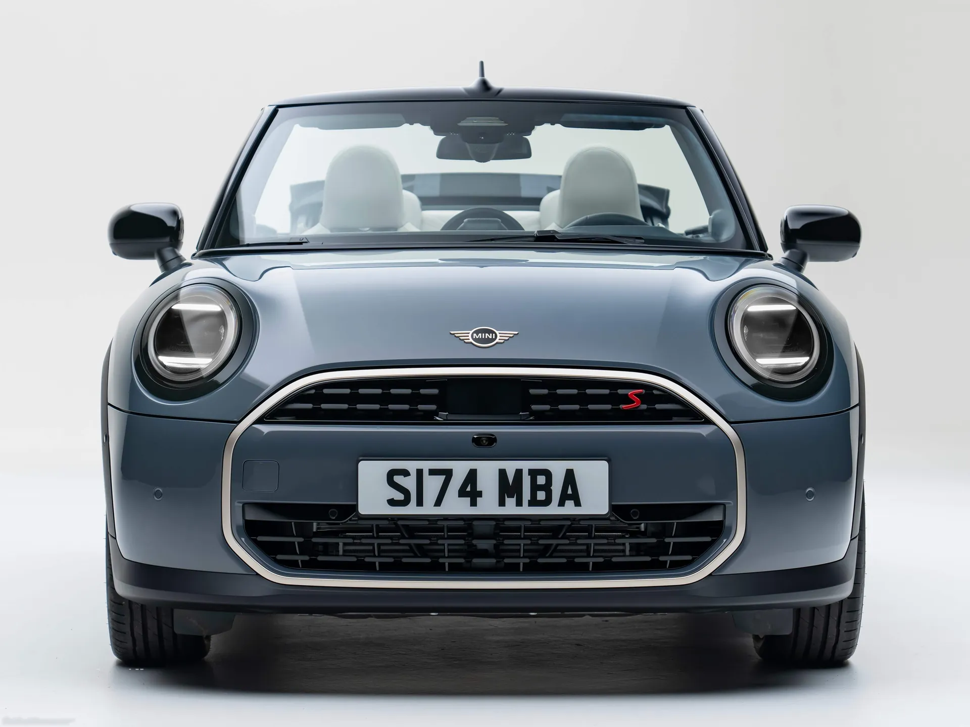 Mini Cooper S Convertible (2025) – zepředu