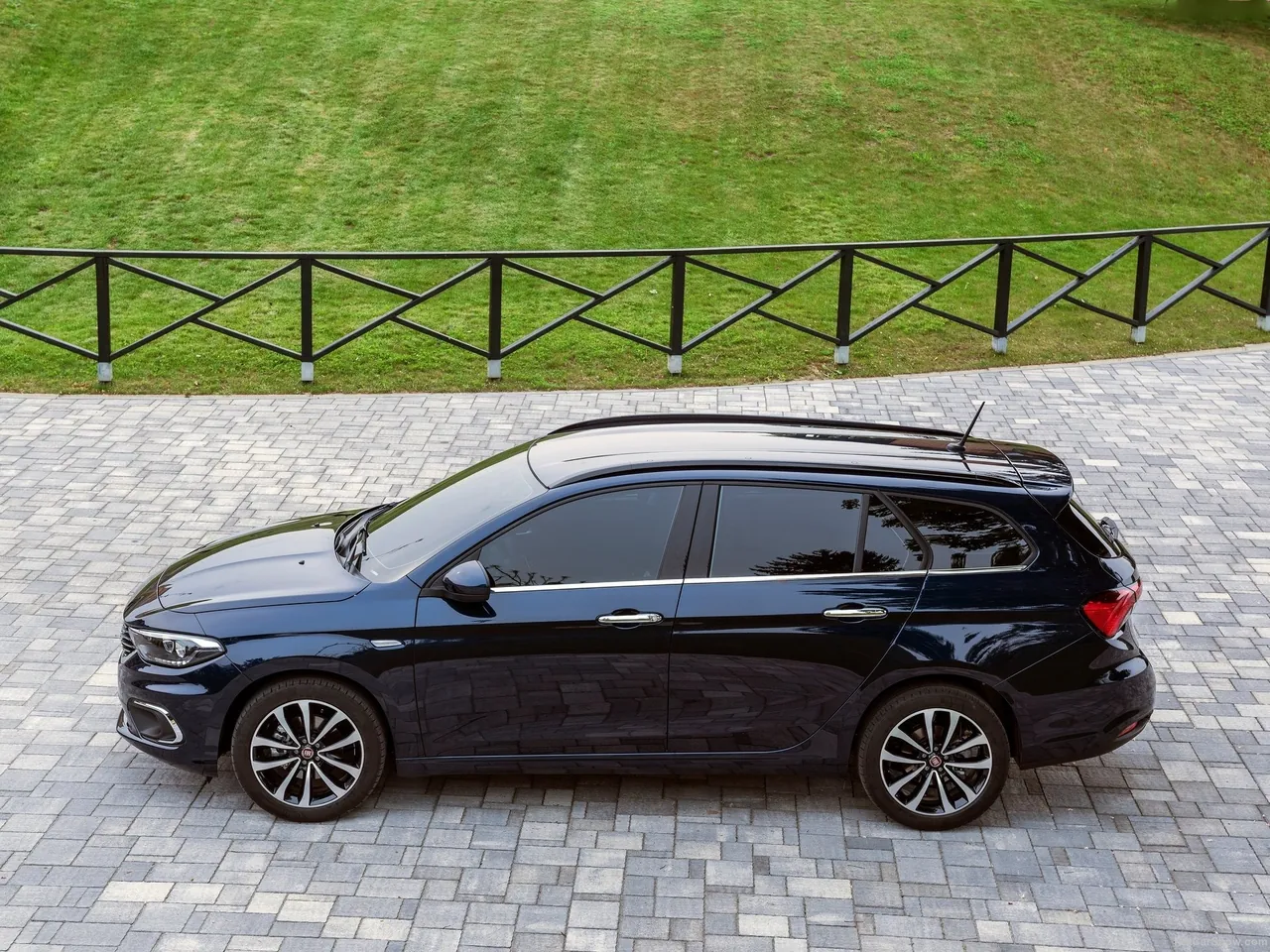 Fiat Tipo Station Wagon (2017) – boční profil