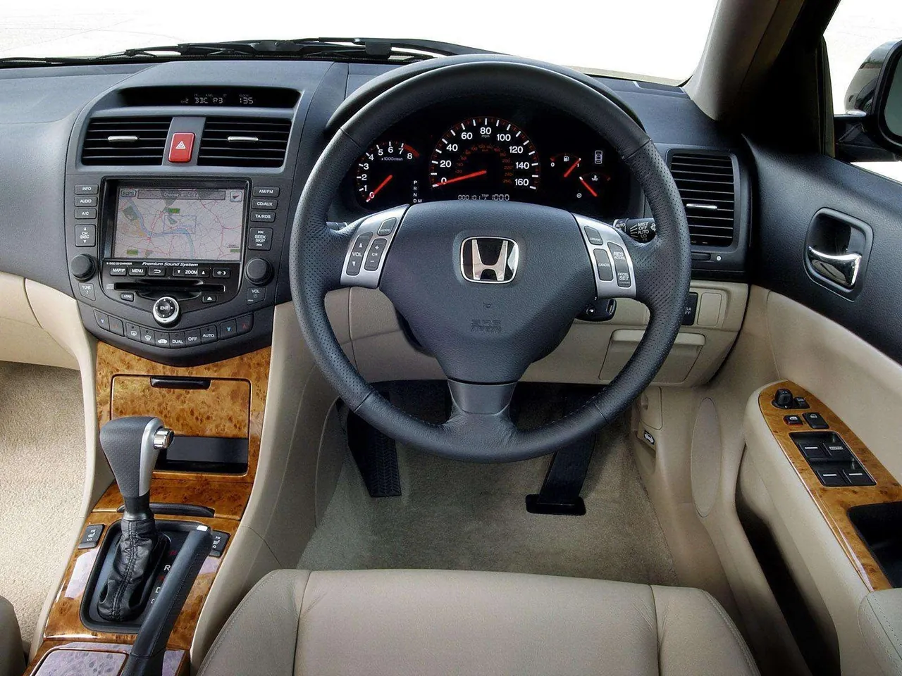 Honda Accord Sedan 2.4 [EU] (2003) – interiér