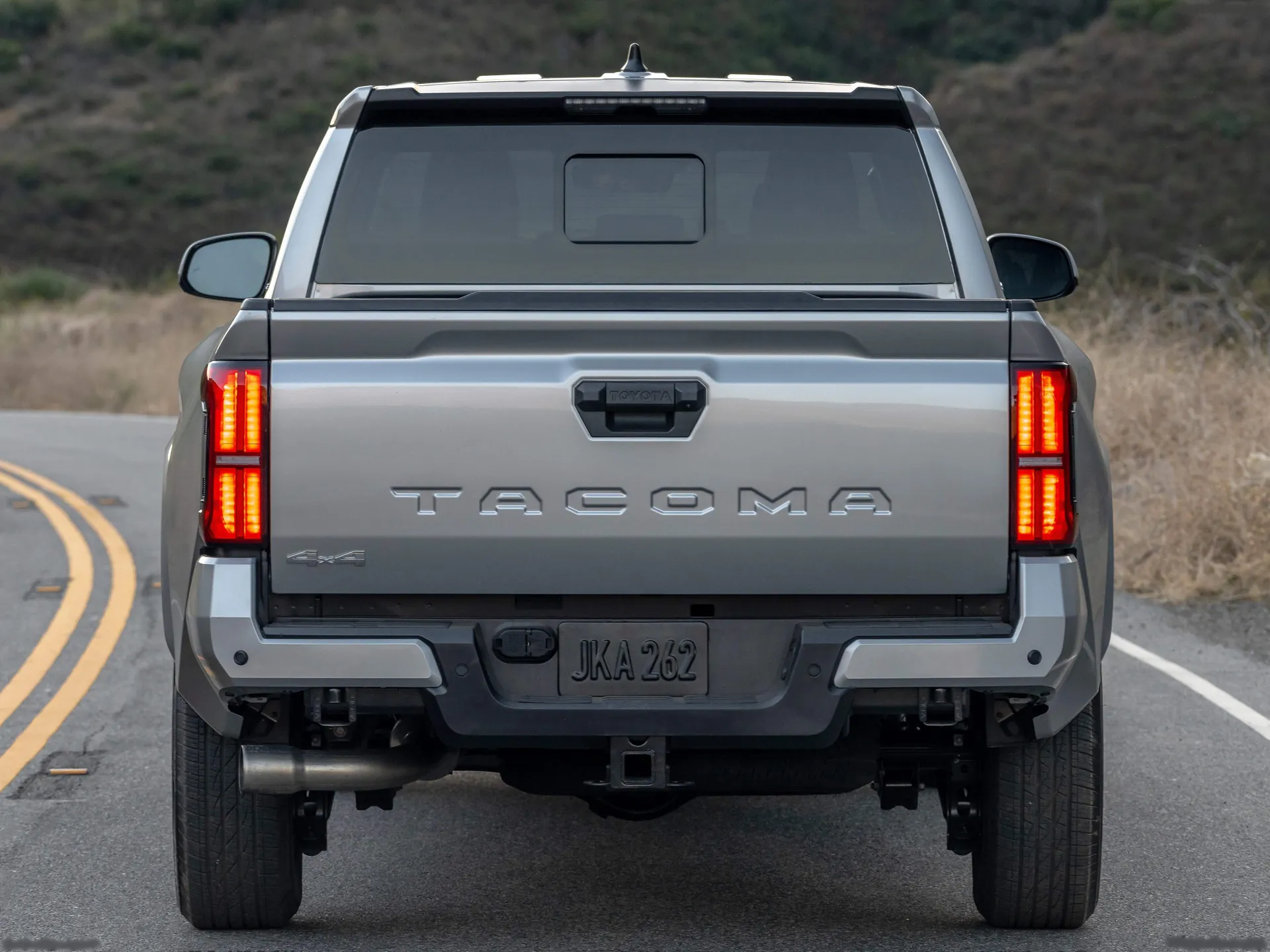 Toyota Tacoma SR5 (2024) – zezadu