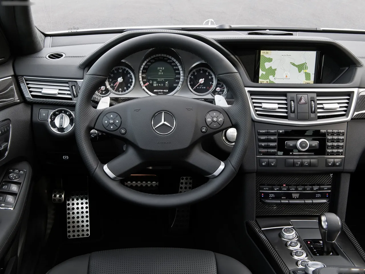 Mercedes-Benz E63 AMG Estate (2010) – interiér