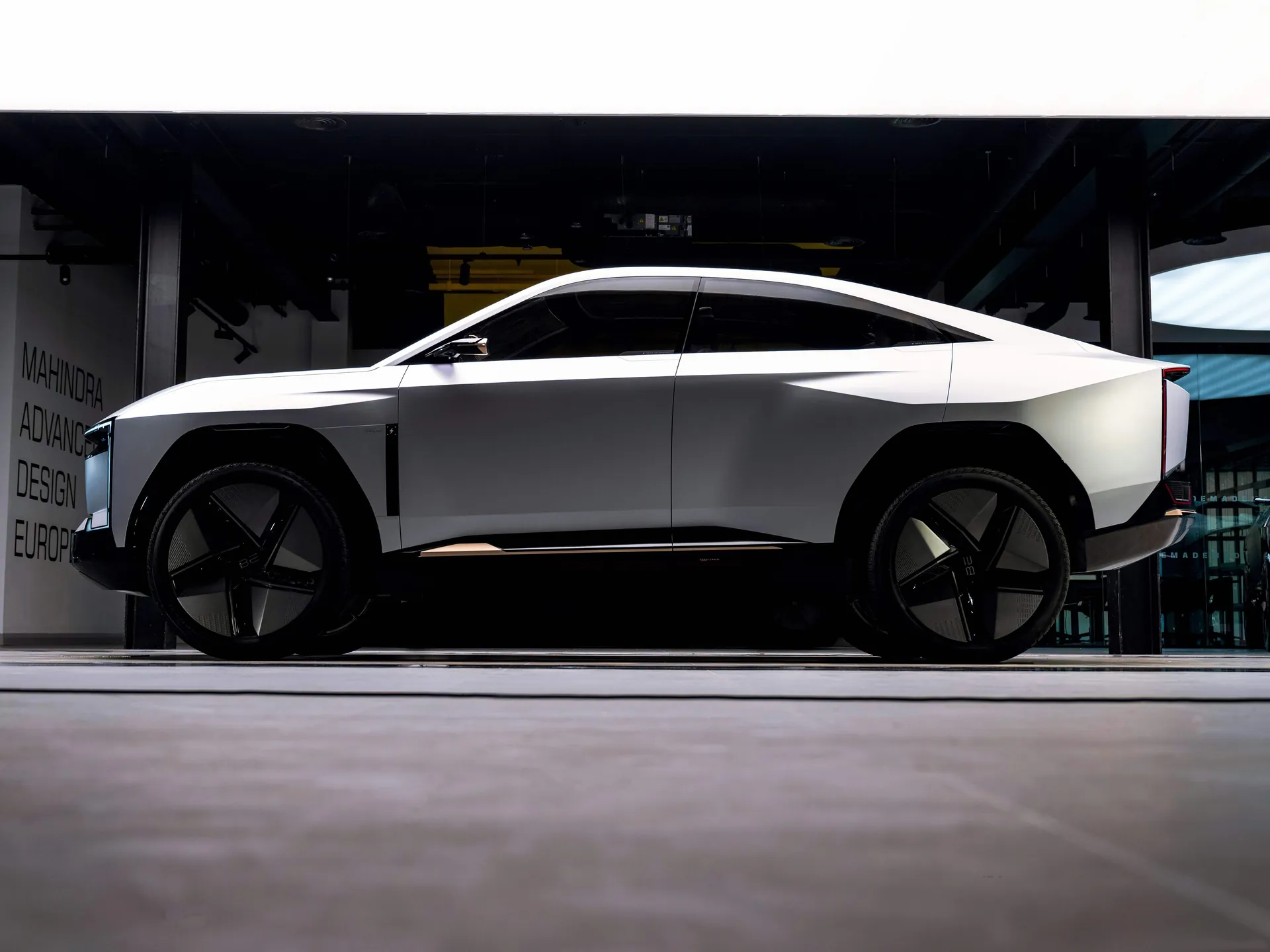 Mahindra BE 09 Concept (2022) – boční profil