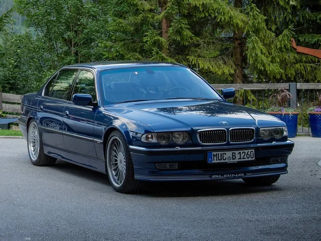 Alpina BMW B12 6.0 E38 (2000)