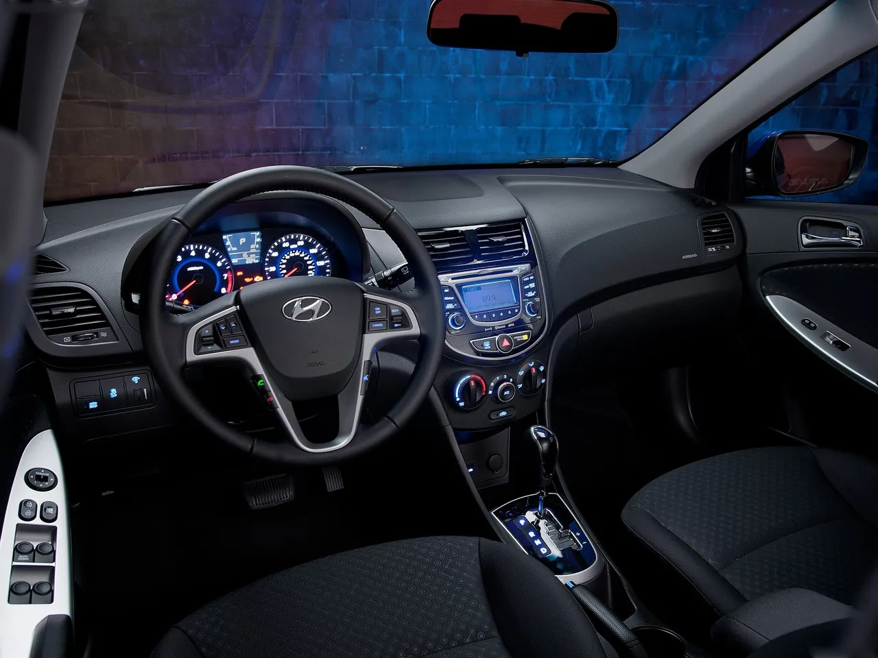 Hyundai Accent (2012) – interiér