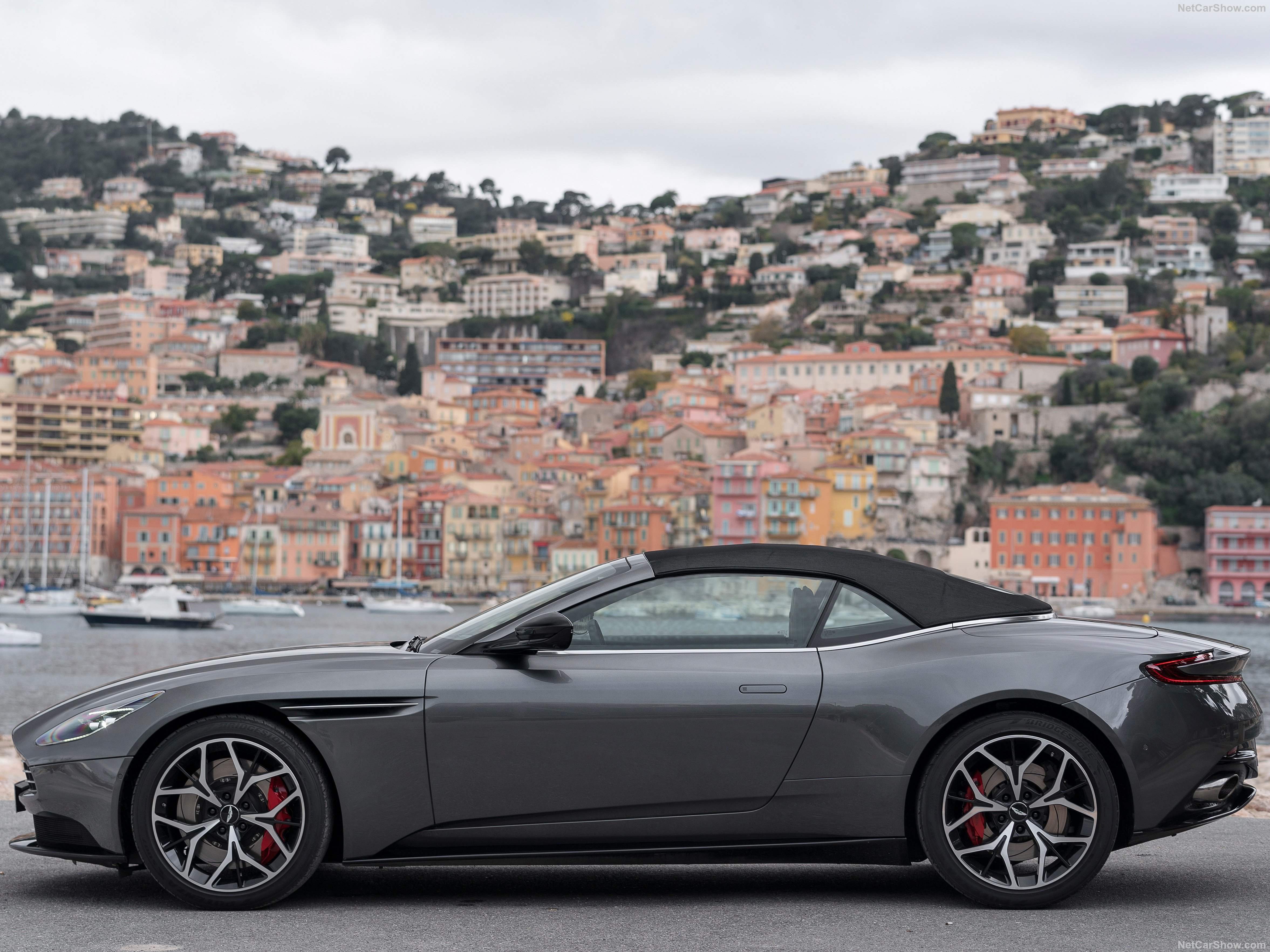 Aston Martin DB11 Volante (2019) – boční profil