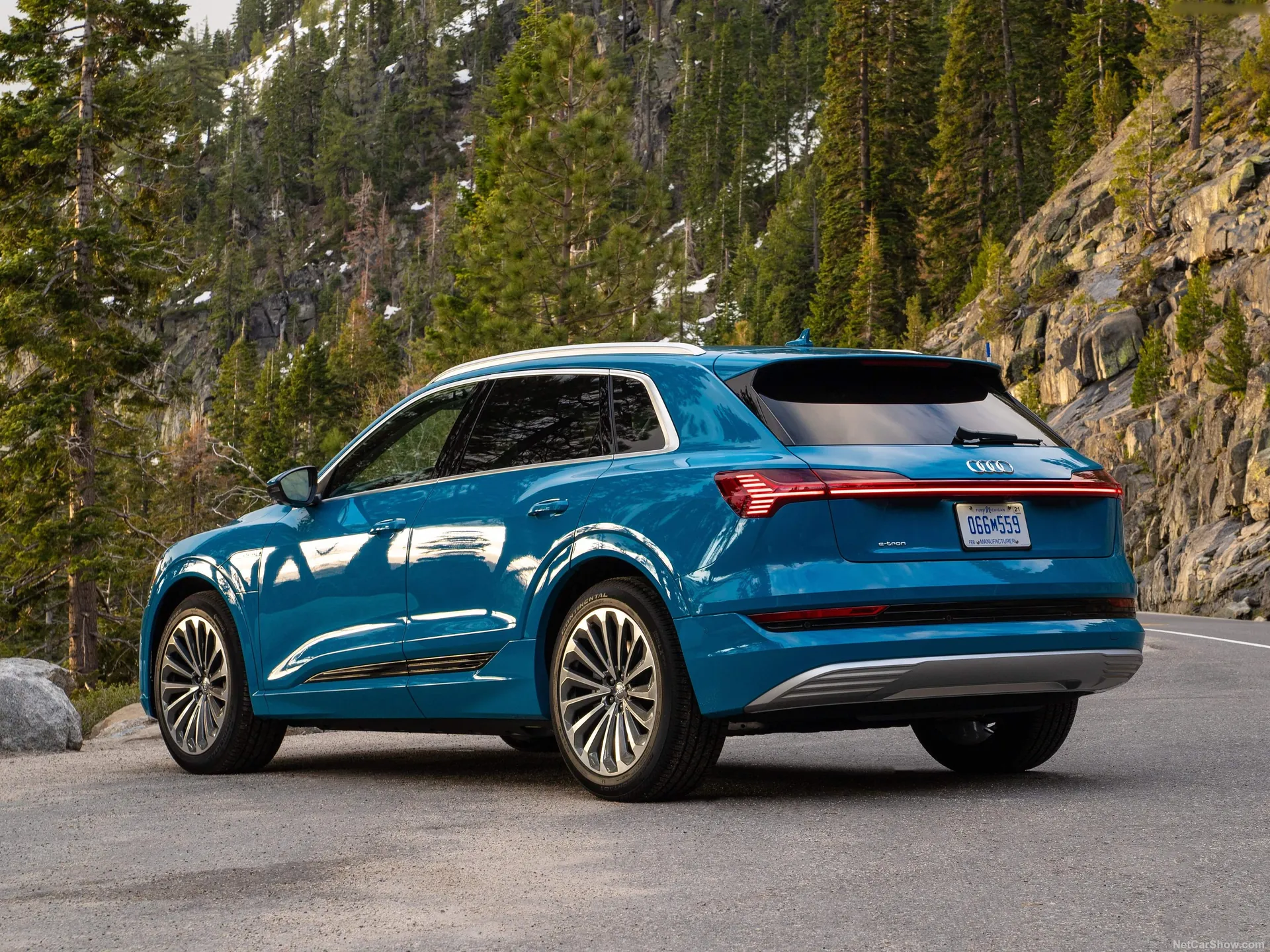Audi e-tron [US] (2020) – zadní tříčtvrteční pohled