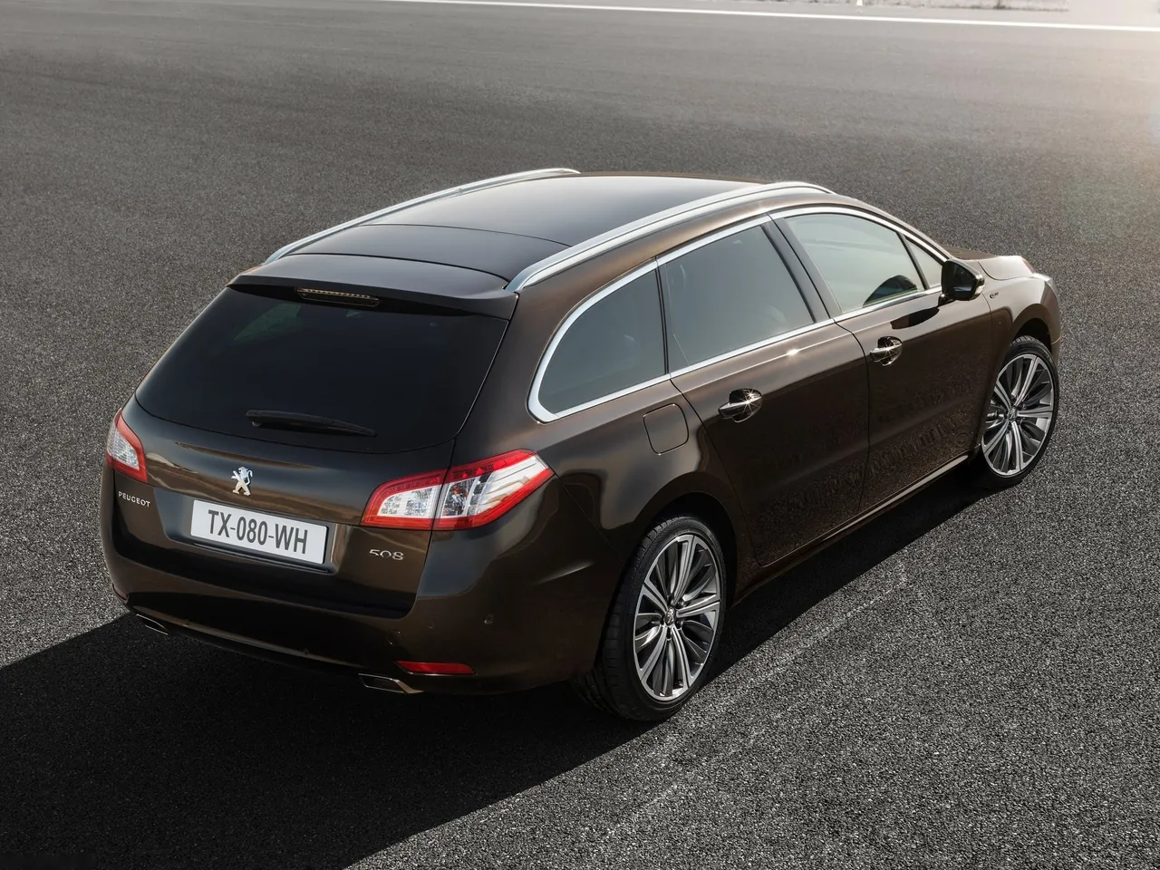 Peugeot 508 SW (2015) – zadní tříčtvrteční pohled