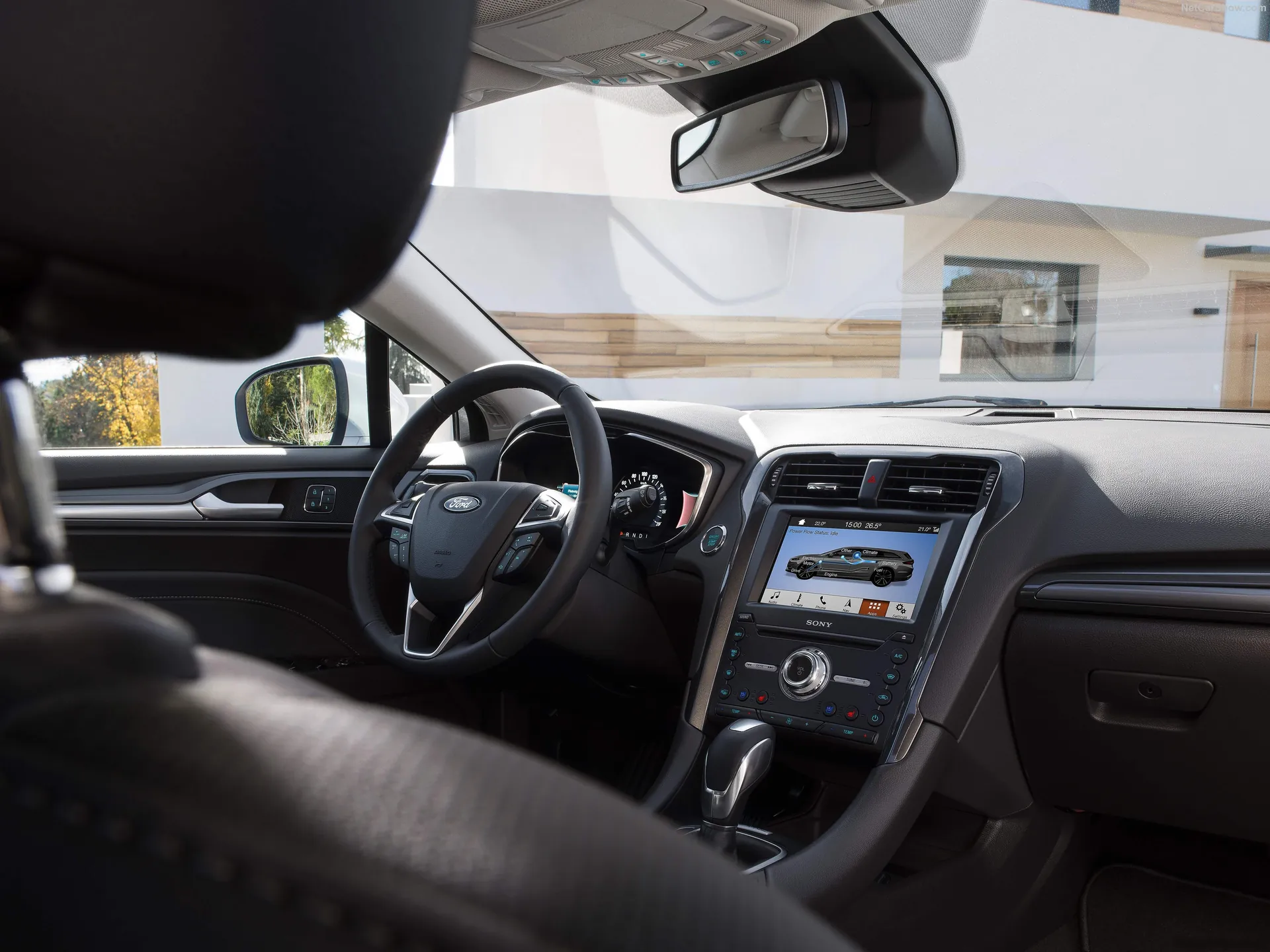 Ford Mondeo Wagon Hybrid (2019) – interiér