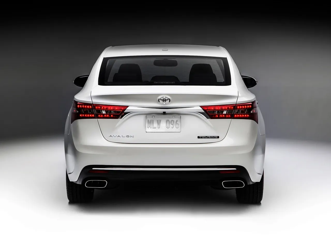 Toyota Avalon (2016) - Rear