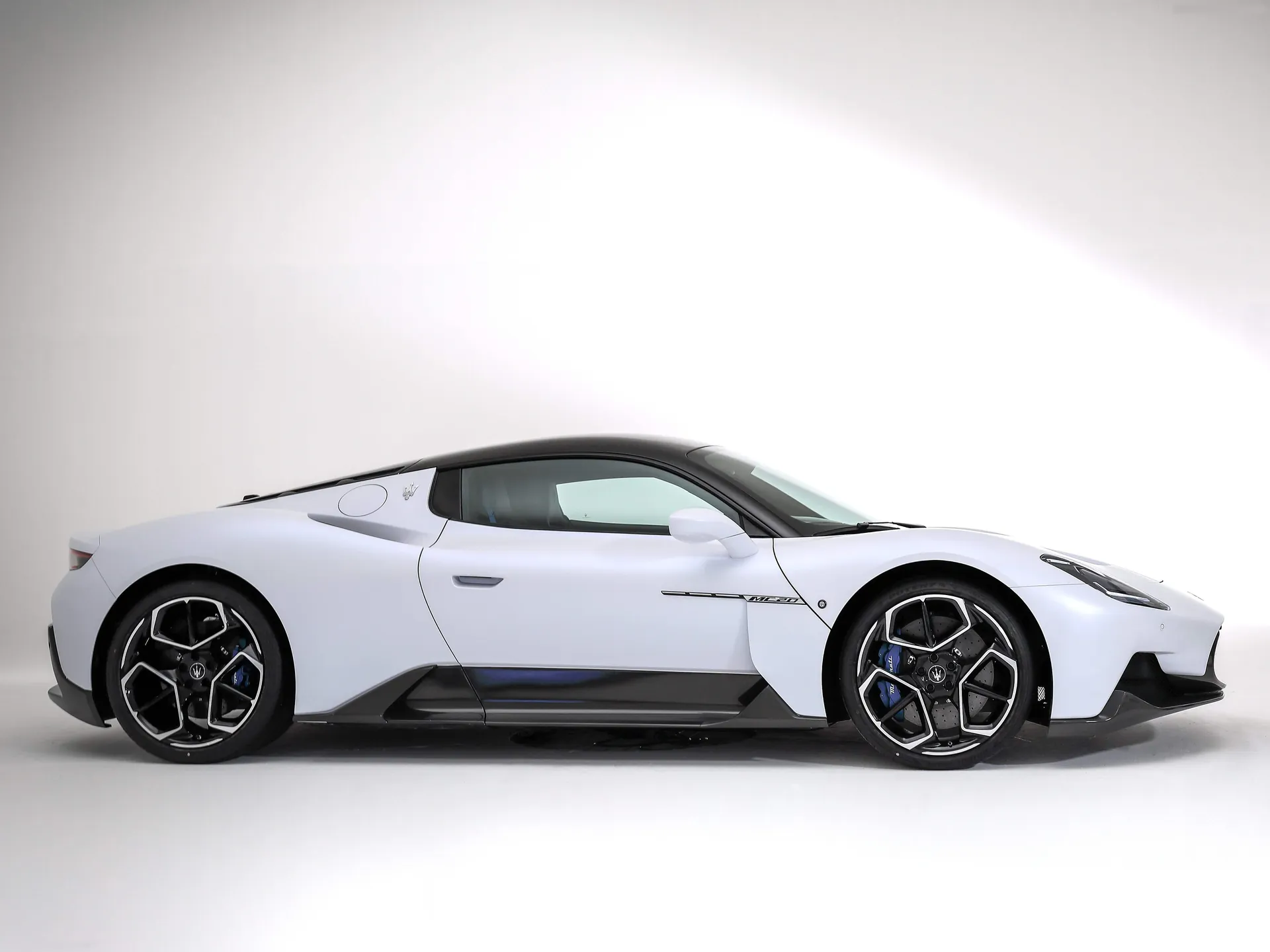 Maserati MC20 (2021) – boční profil