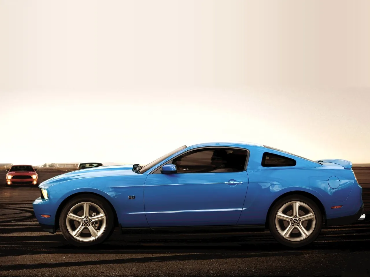 Ford Mustang GT (2011) – boční profil