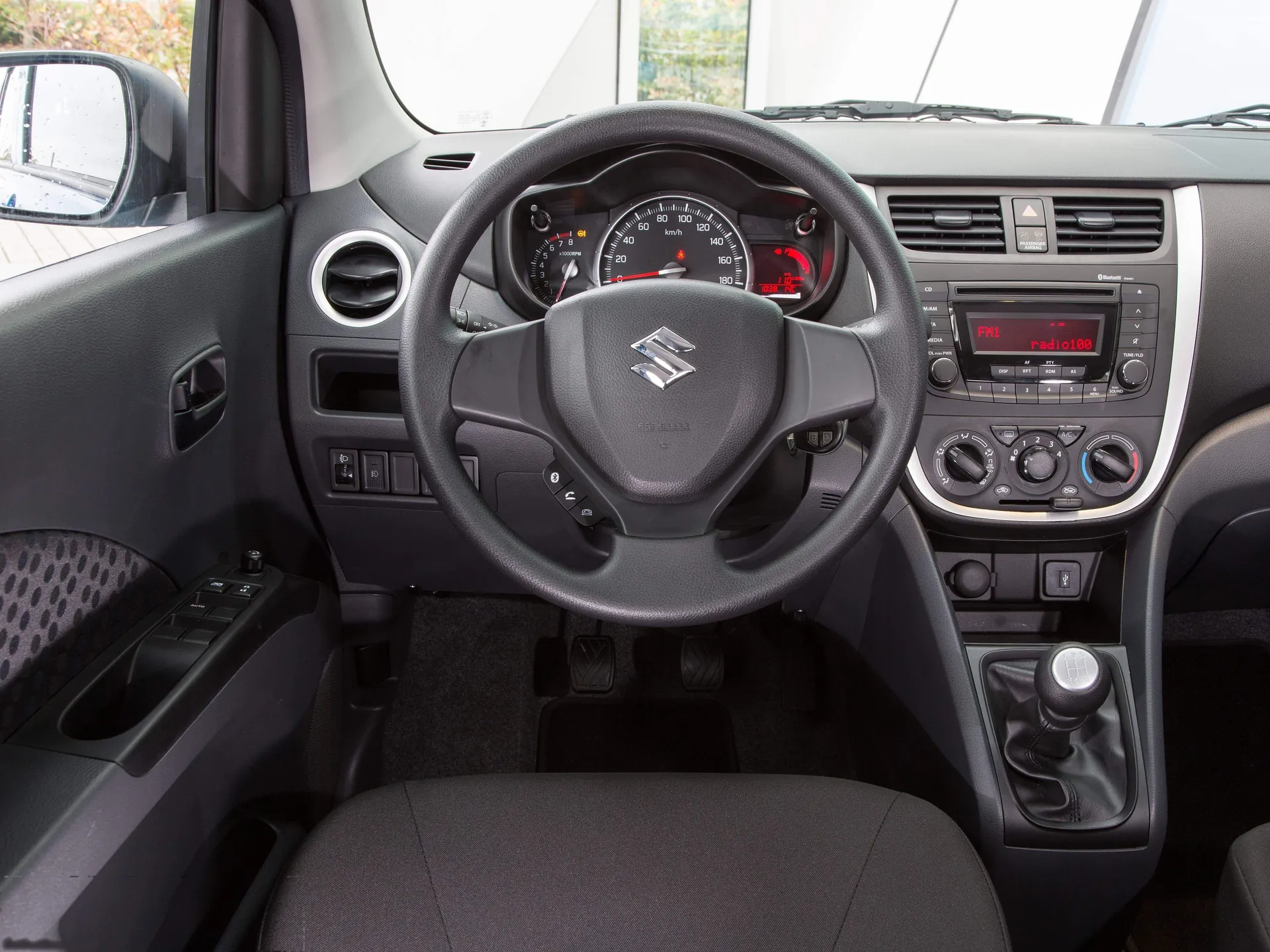 Suzuki Celerio (2015) – interiér
