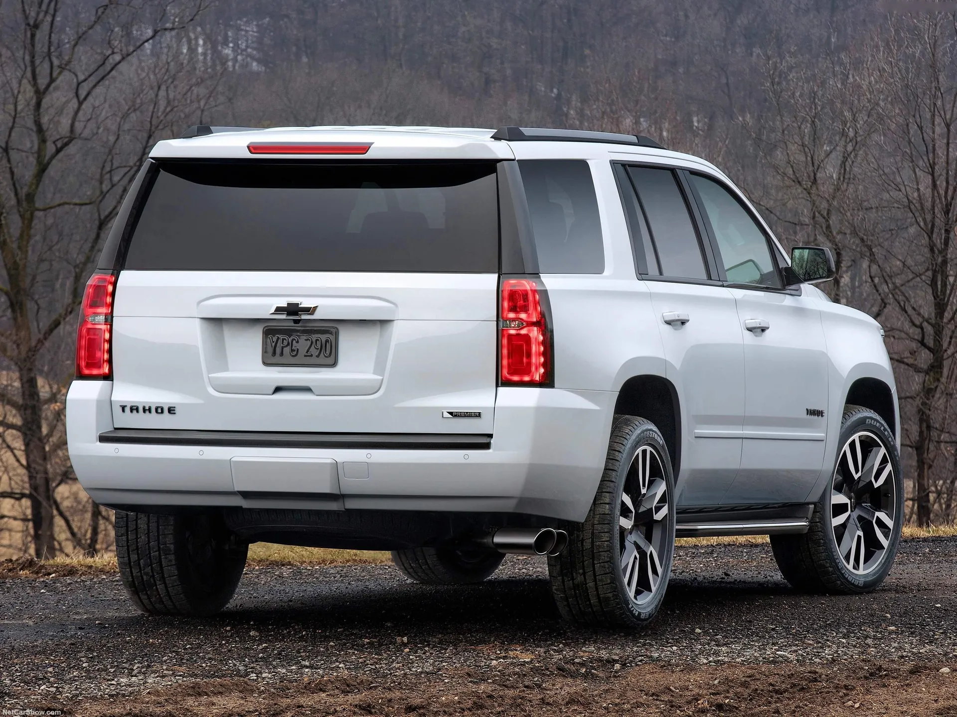 Chevrolet Tahoe RST (2018) – zadní tříčtvrteční pohled