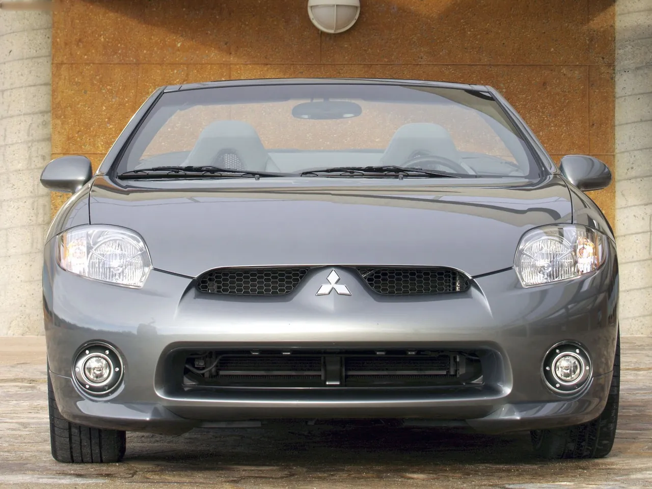 Mitsubishi Eclipse Spyder (2007) - Front
