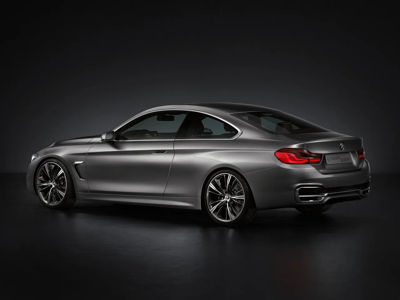 BMW 4-Series Coupe Concept (2013) – zadní tříčtvrteční pohled