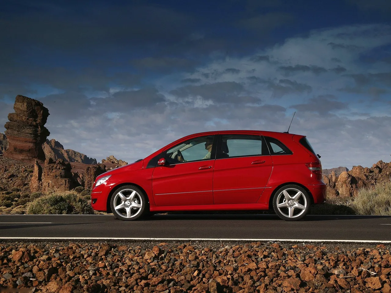 Mercedes-Benz B200 Turbo (2006) - Side Profile