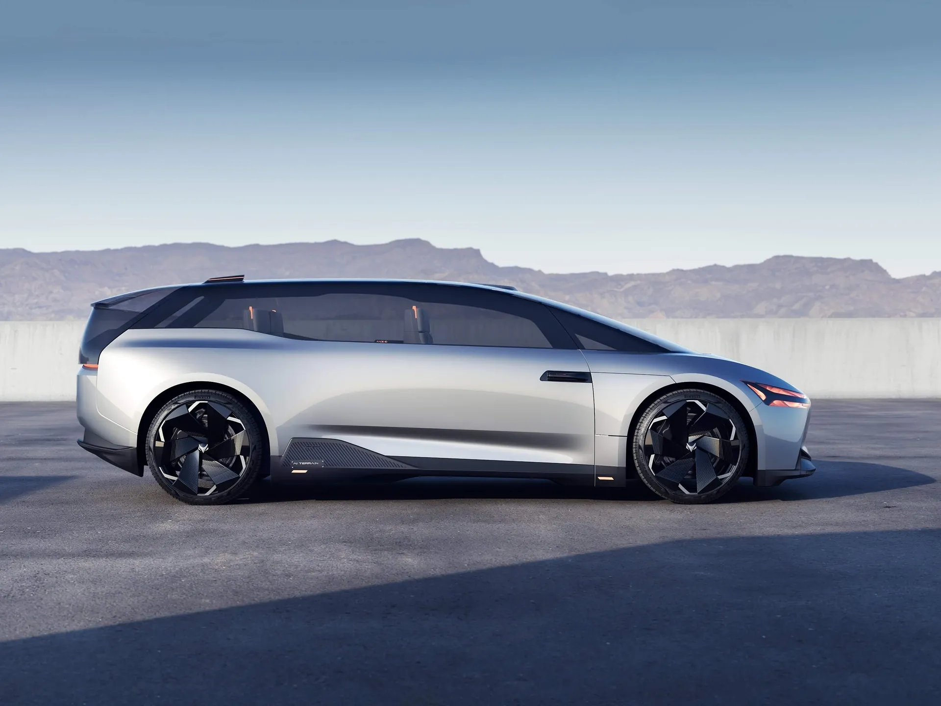 BAIC ArcFox 77 Concept (2025) – boční profil
