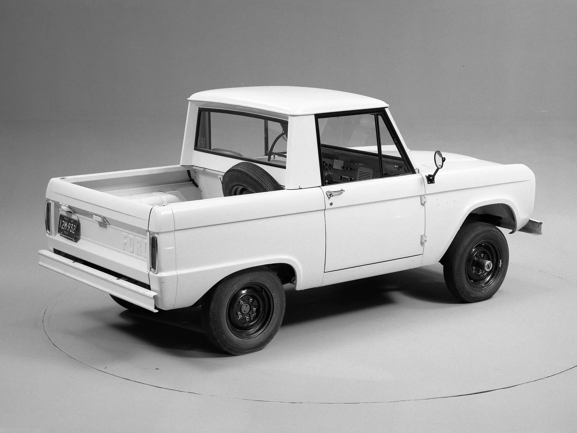 Ford Bronco Pickup (1966) – zadní tříčtvrteční pohled