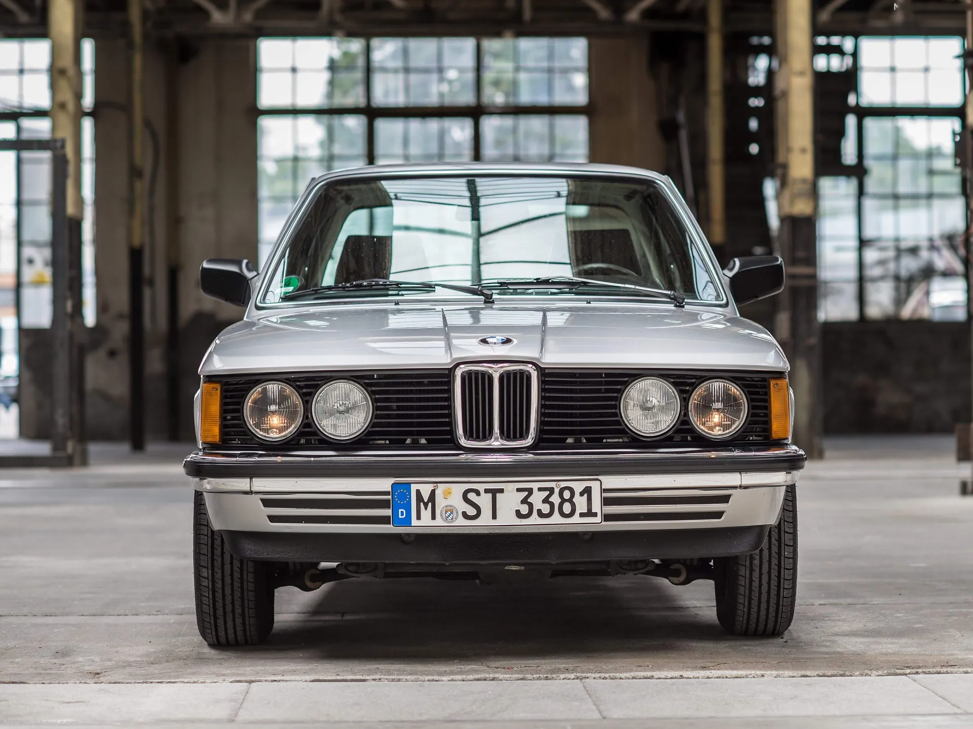 BMW 323i (1980) – zepředu