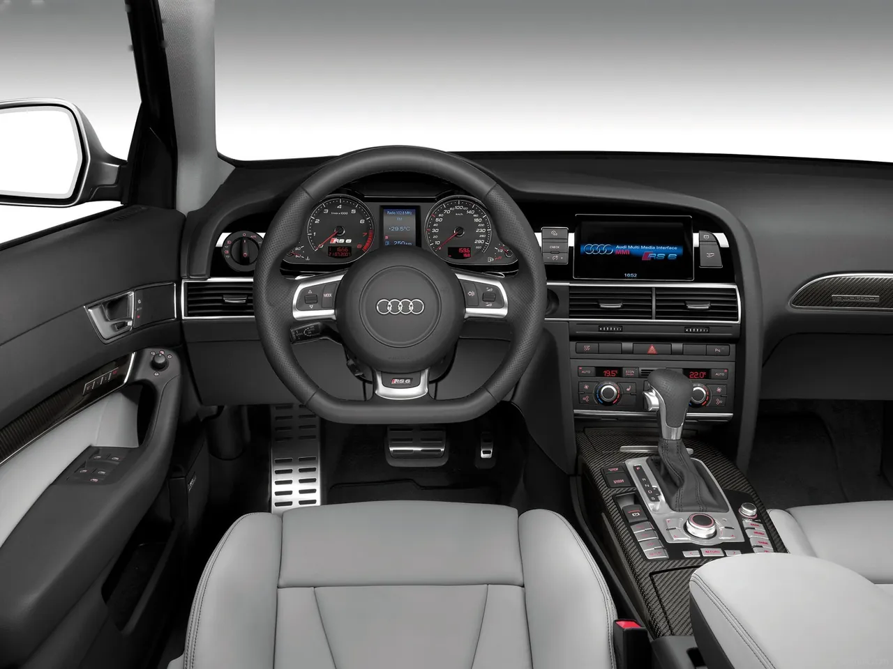 Audi RS6 Avant (2008) – interiér
