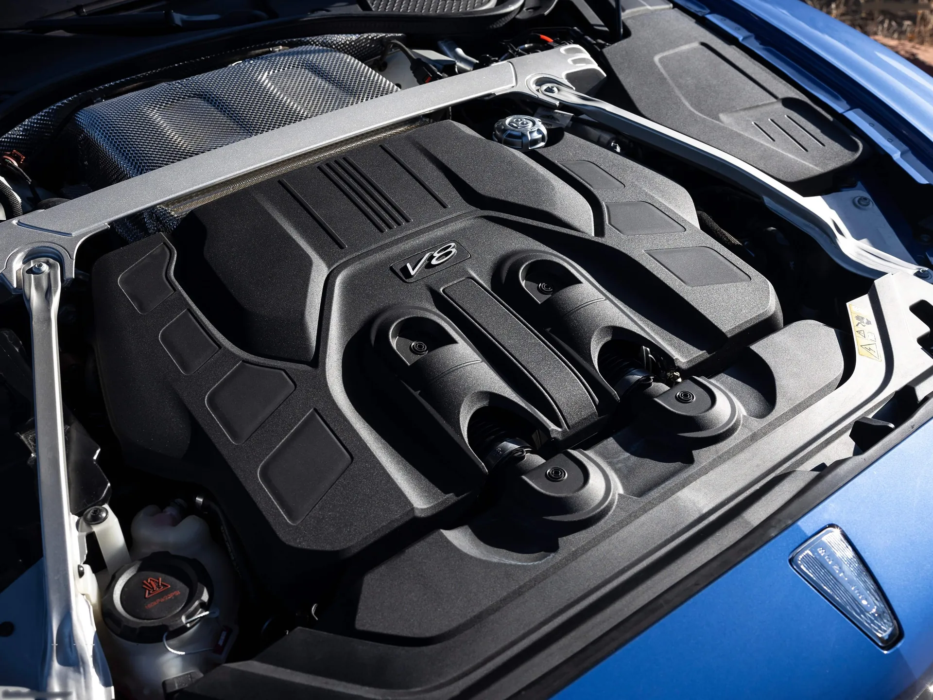 Bentley Flying Spur Speed (2025) – motorový prostor