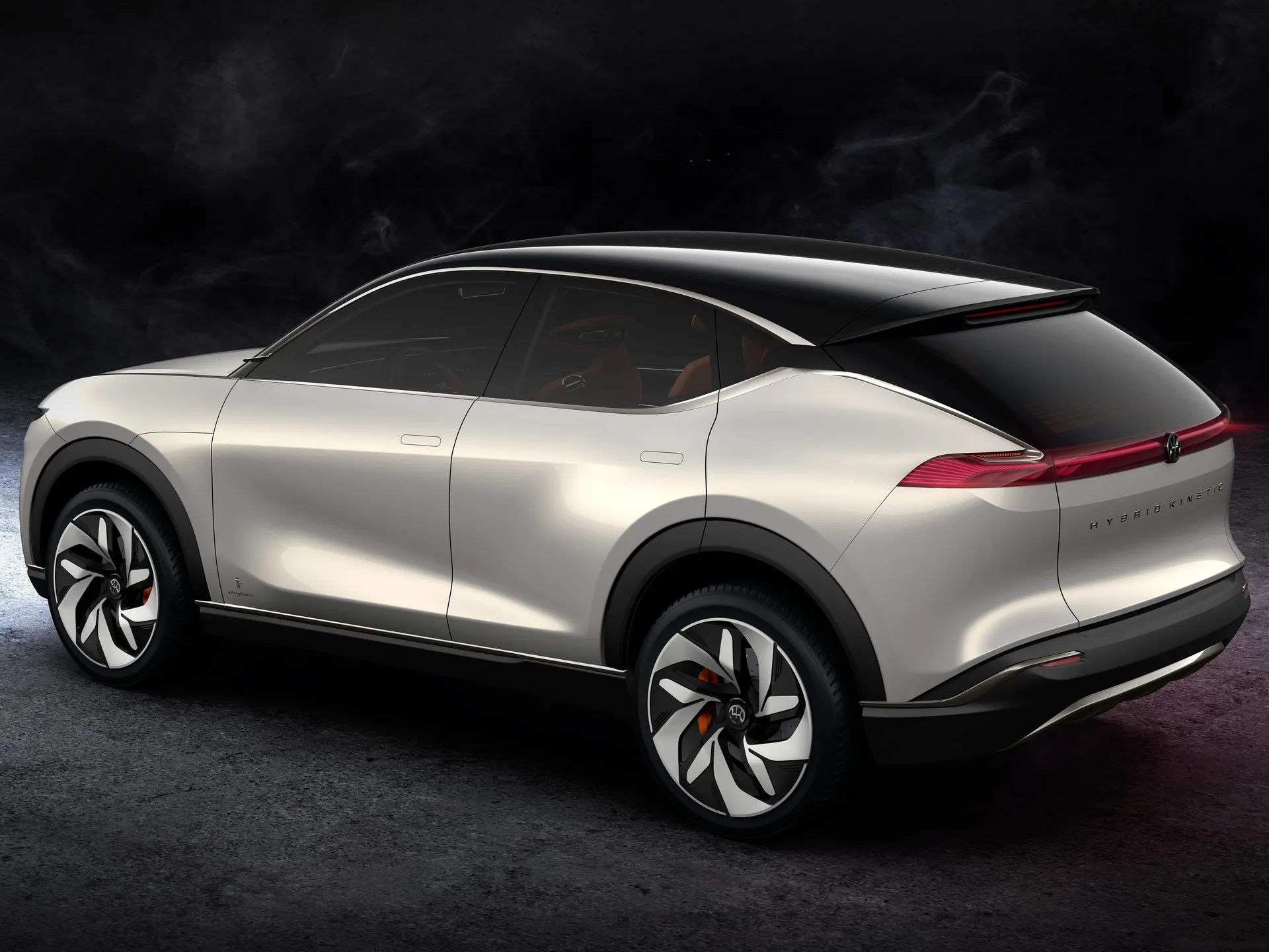 Pininfarina HK K350 SUV Concept (2018) – zadní tříčtvrteční pohled