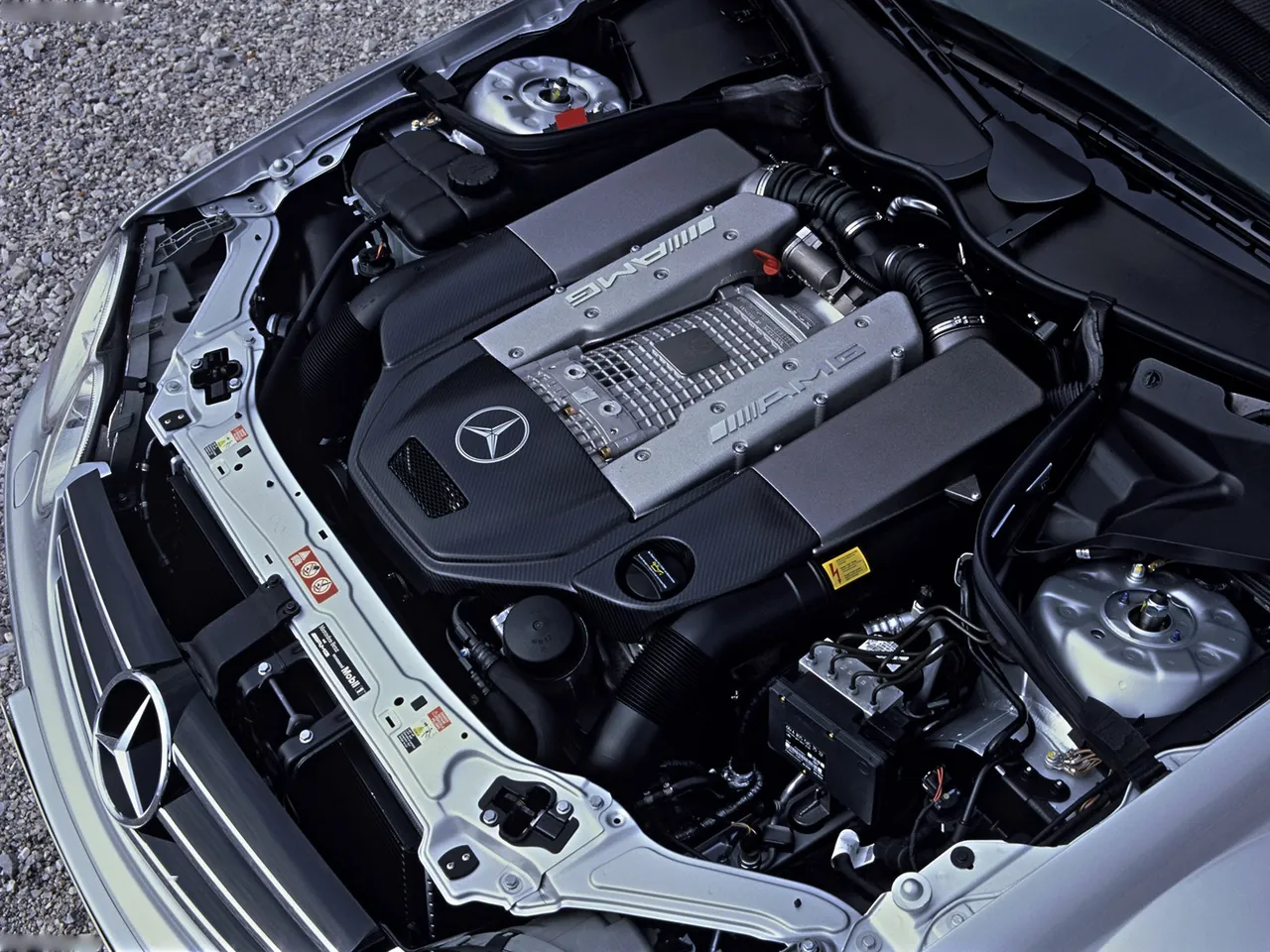 Mercedes-Benz CLK DTM AMG Cabriolet (2006) – motor