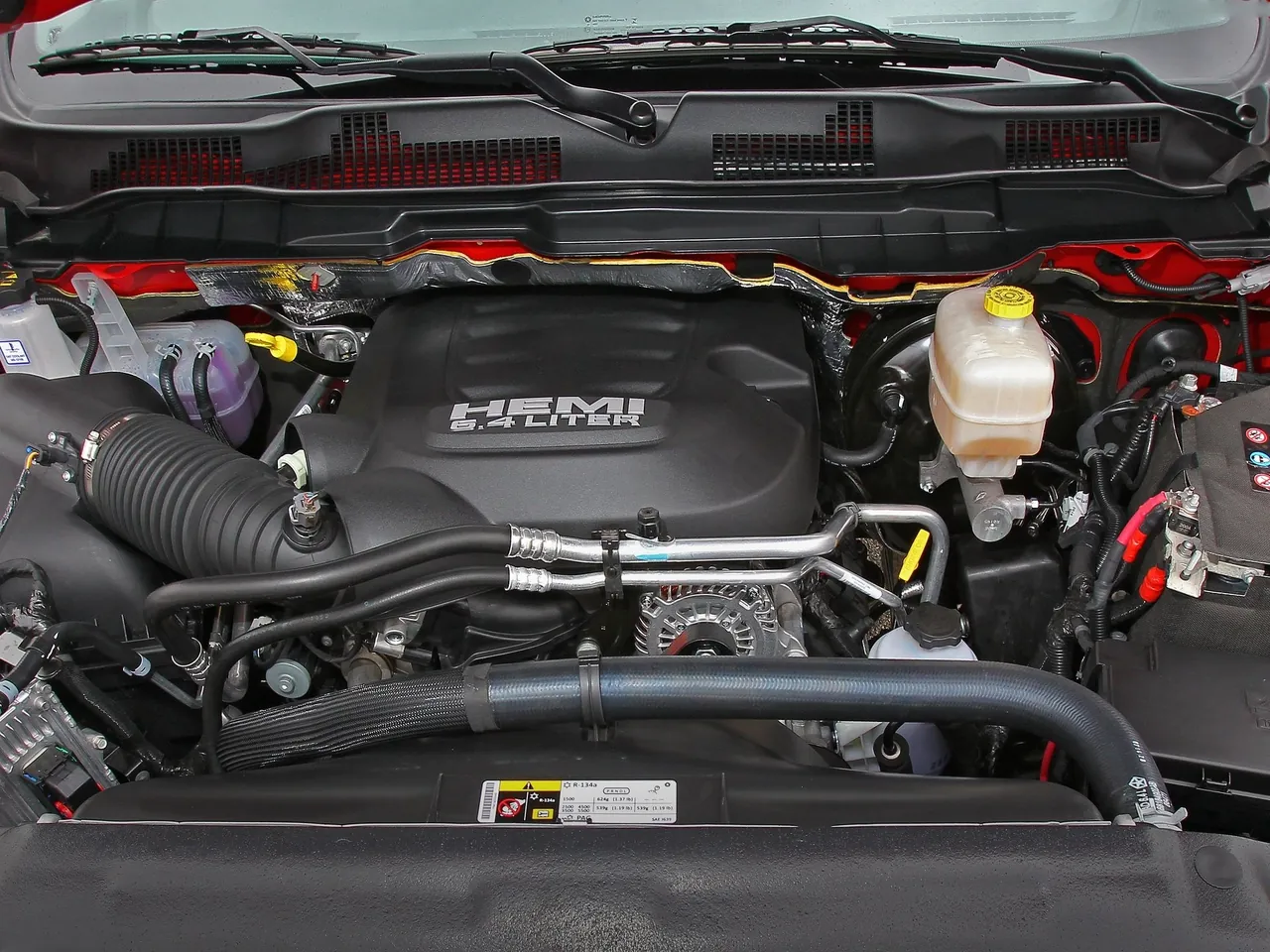 Ram Power Wagon (2017) – motorový prostor