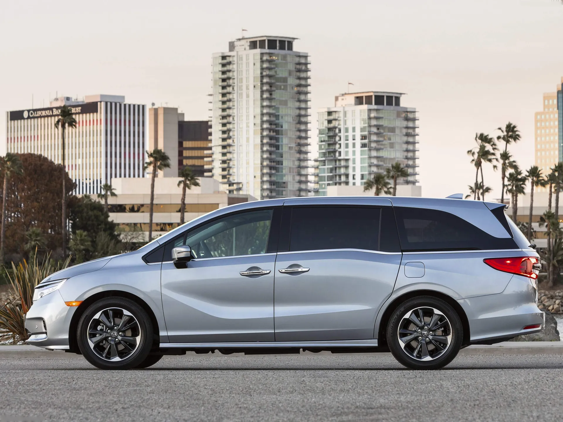 Honda Odyssey (2021) – boční profil