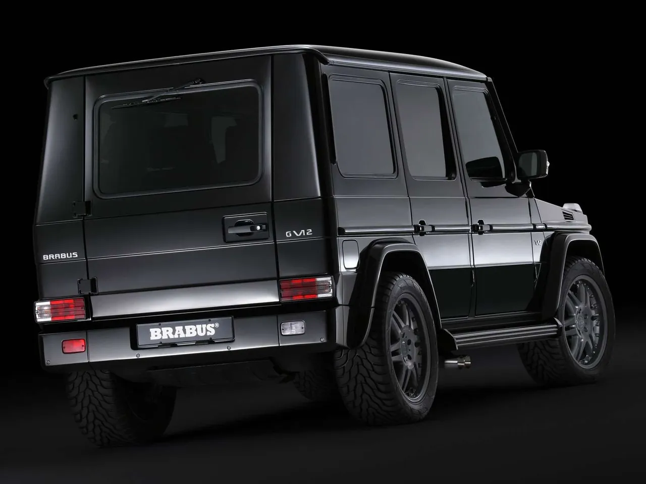 Brabus Mercedes-Benz G V12 Biturbo (2003) – zadní tříčtvrteční pohled