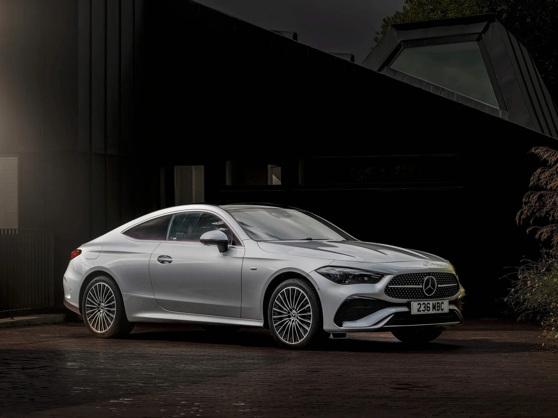Mercedes-Benz CLE Coupe [UK] (2024)