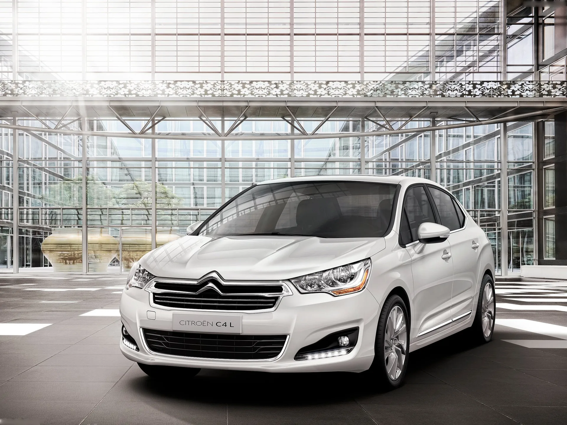 Citroen C4 L (2013)