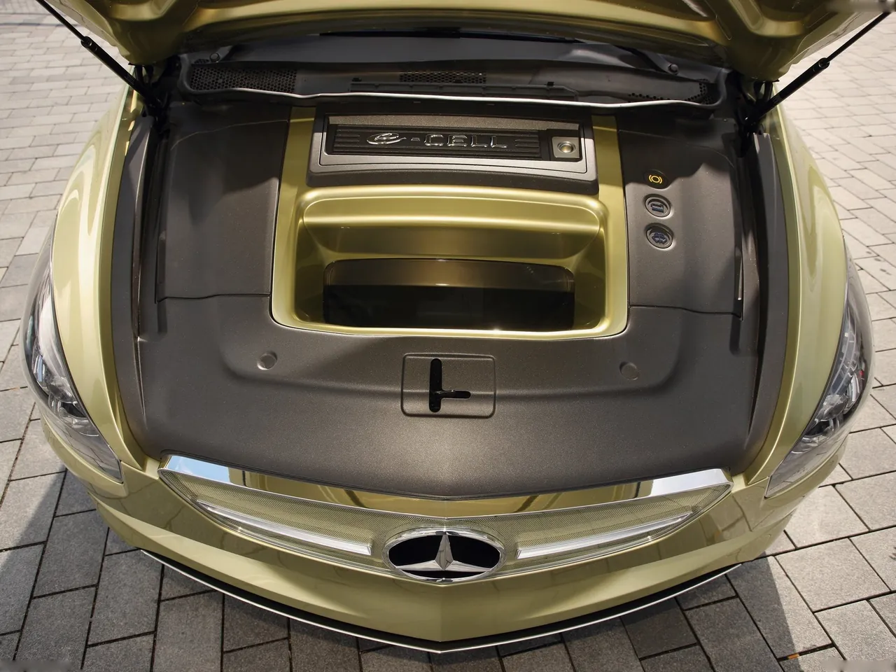Mercedes-Benz BlueZero Concept (2009) - Engine Bay