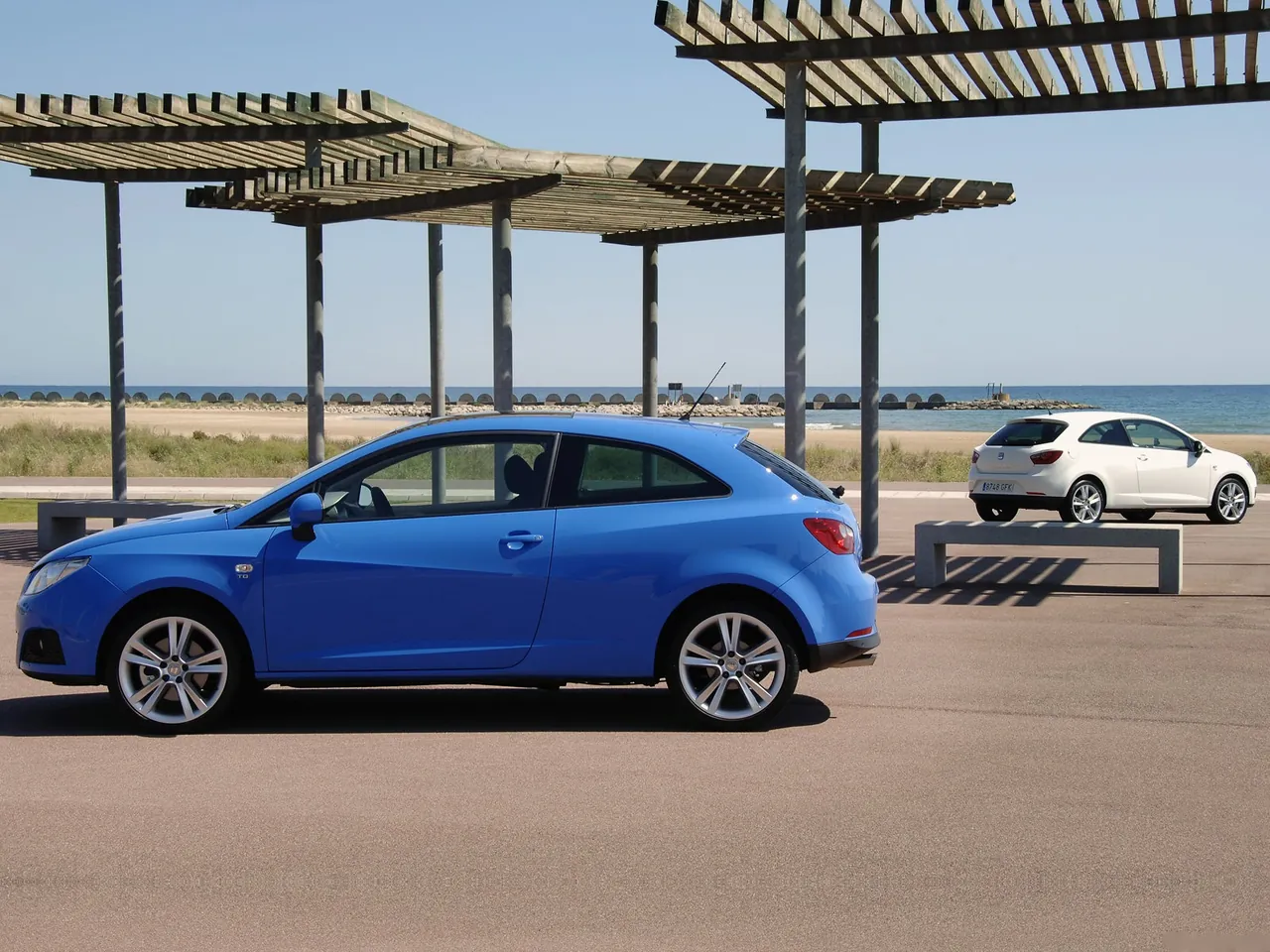 Seat Ibiza SportCoupe (2009) - Side Profile