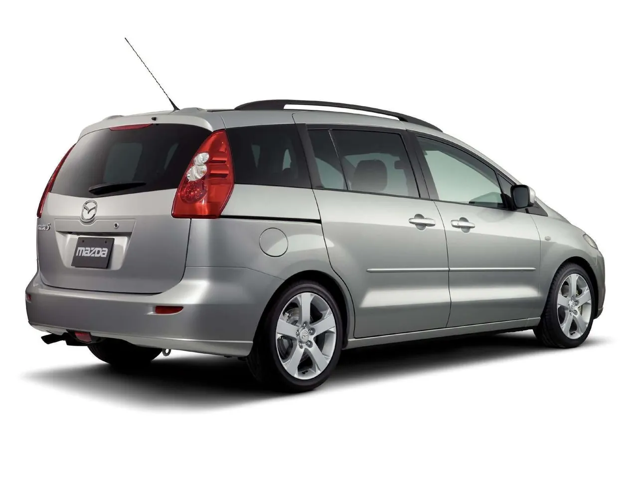 Mazda 5 [EU] (2004) – zadní tříčtvrteční pohled