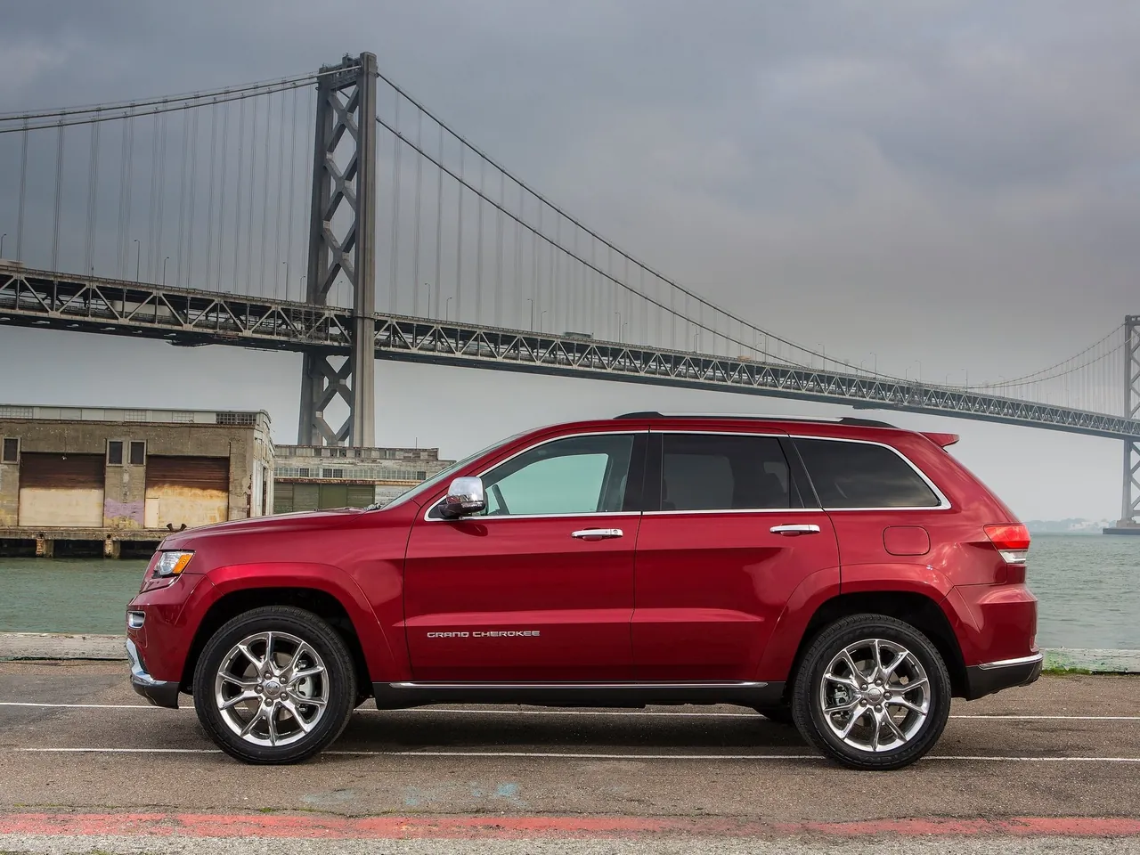 Jeep Grand Cherokee (2014) – boční profil