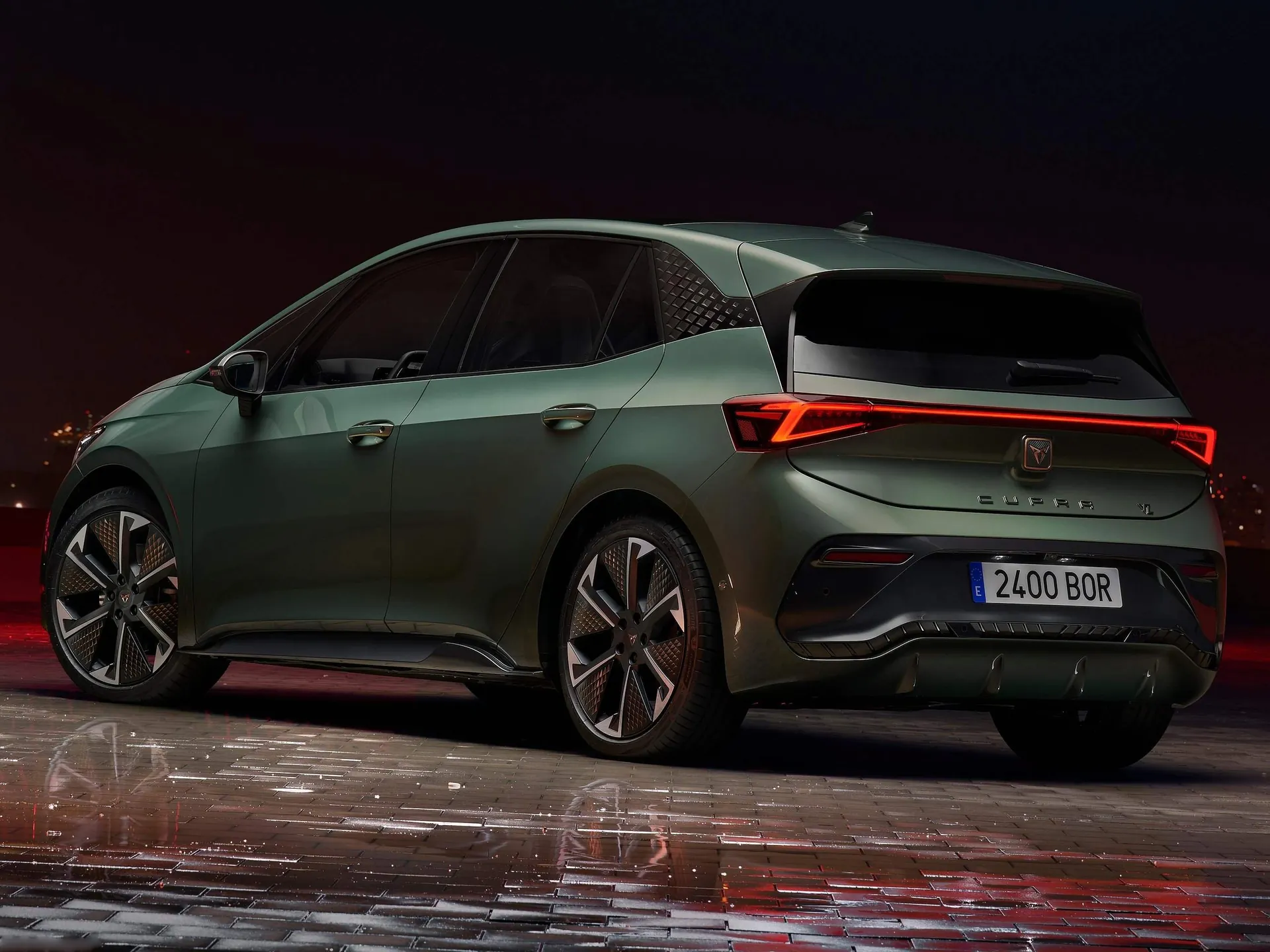 Cupra Born VZ (2025) – zadní tříčtvrteční pohled