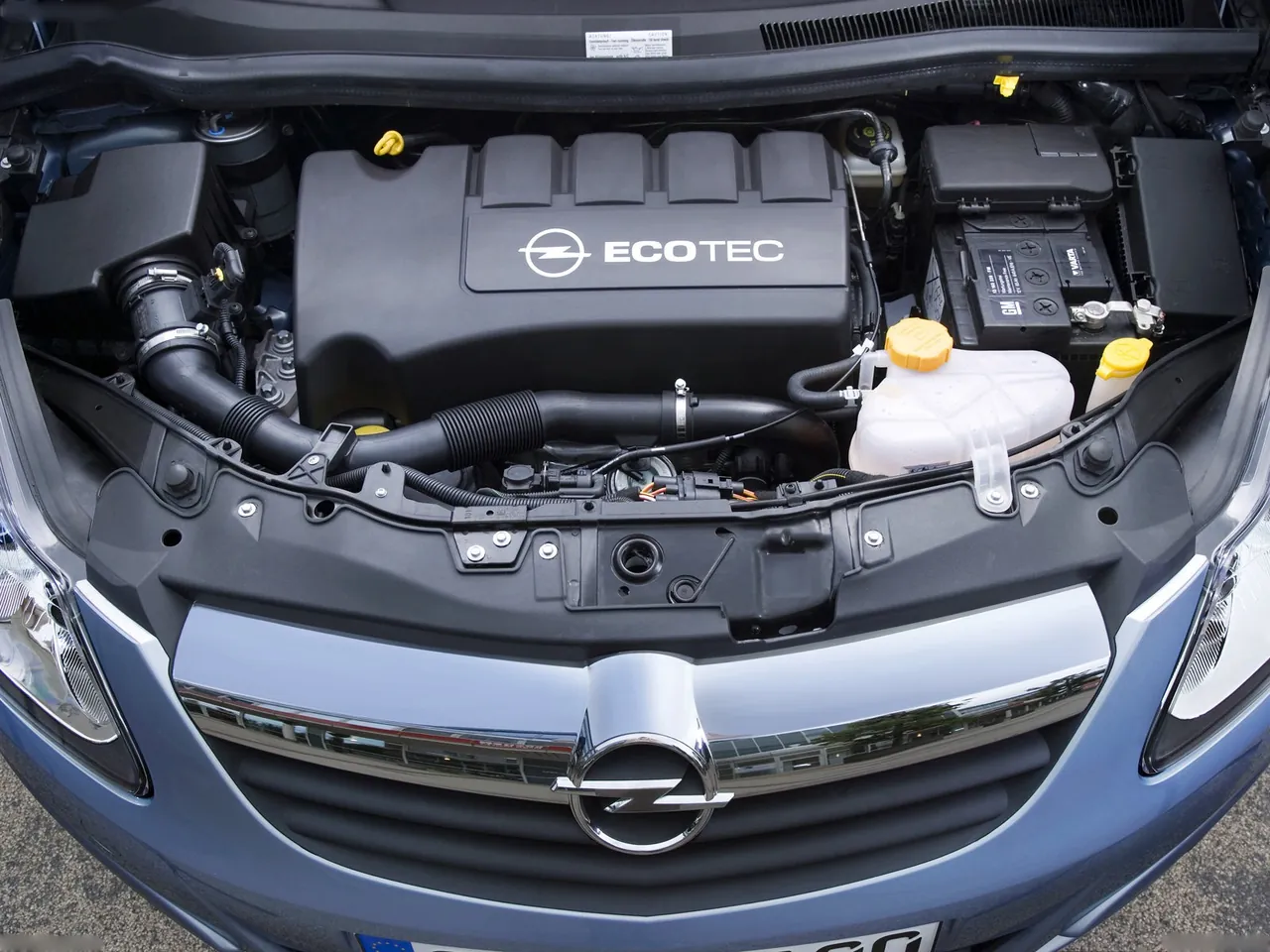 Opel Corsa (2007) – motorový prostor