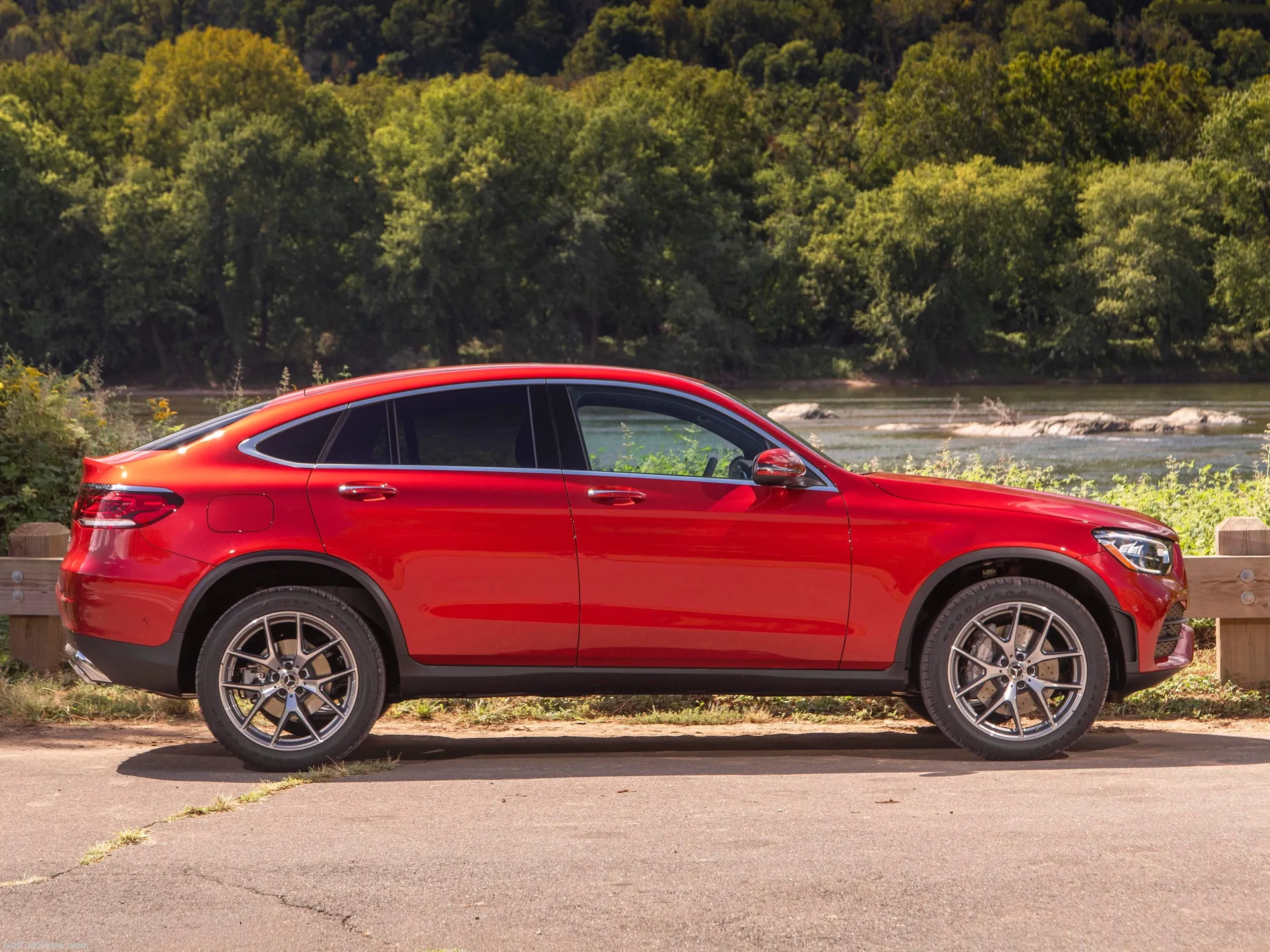 Mercedes-Benz GLC Coupe (2020) - Side Profile