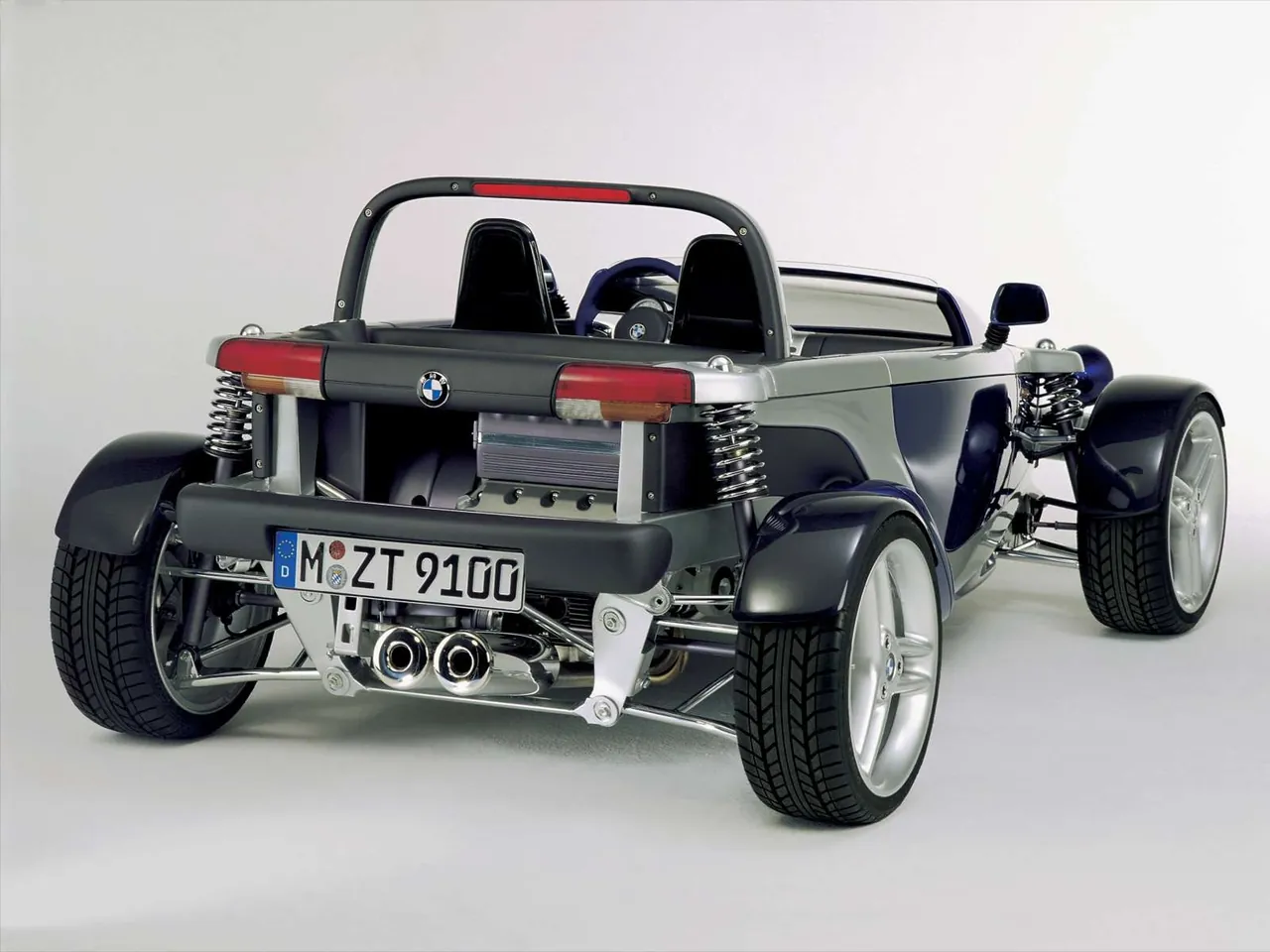 BMW Just 4-2 Concept (1995) – zadní tříčtvrteční pohled