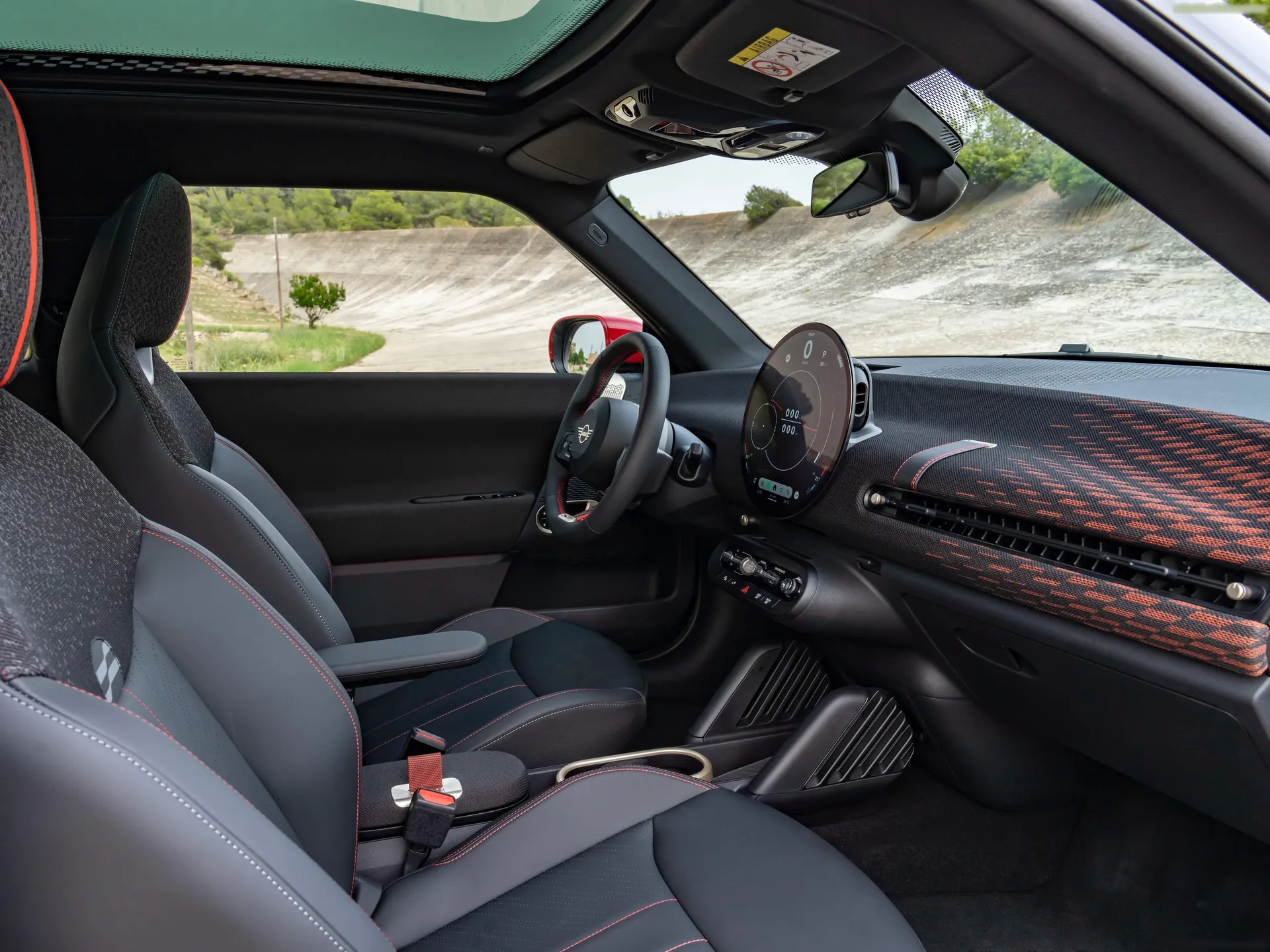 Mini John Cooper Works Electric (2025) - Interior
