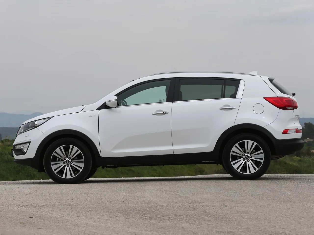 Kia Sportage (2014) - Side Profile