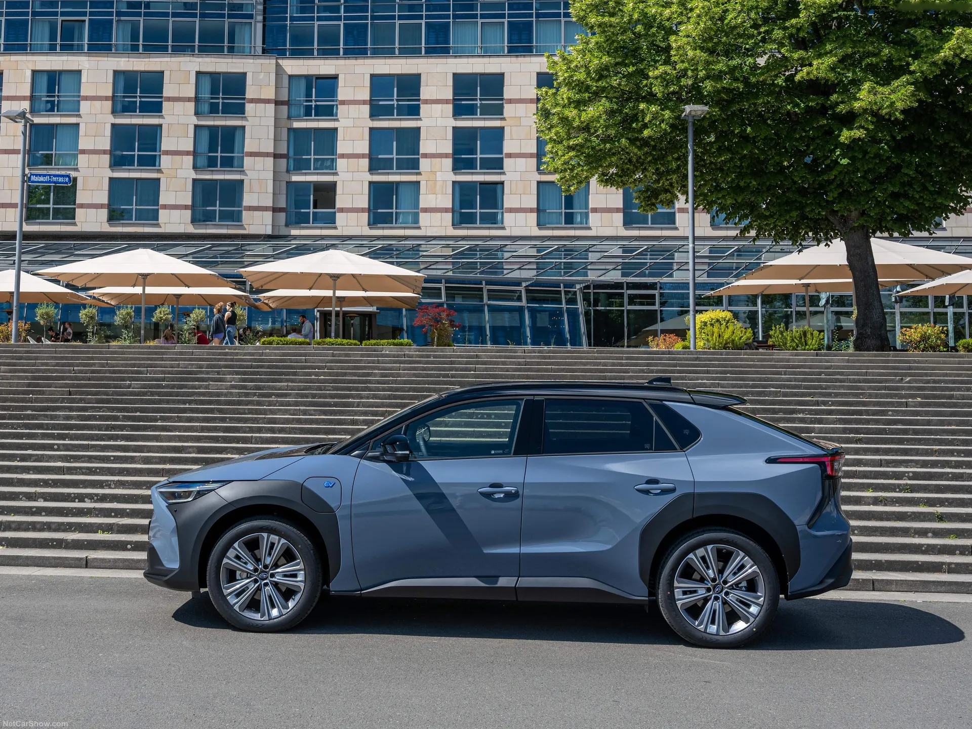 Subaru Solterra [EU] (2023) – boční profil