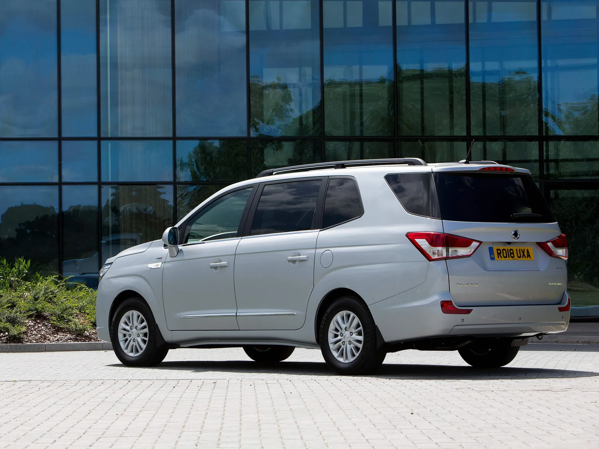 SsangYong Turismo (2018) – zadní tříčtvrteční pohled
