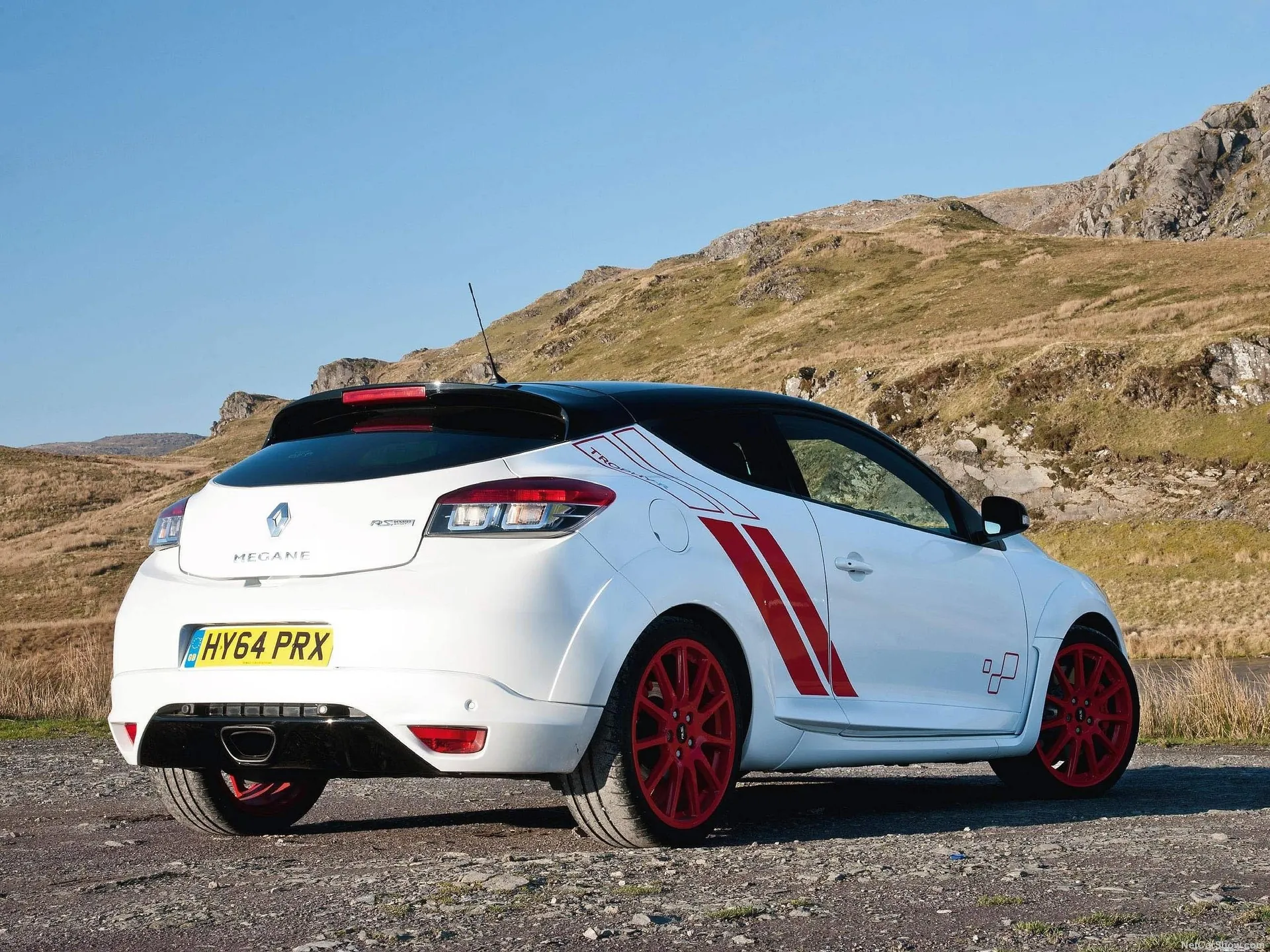 Renault Megane RS 275 Trophy-R (2015) – zadní tříčtvrteční pohled